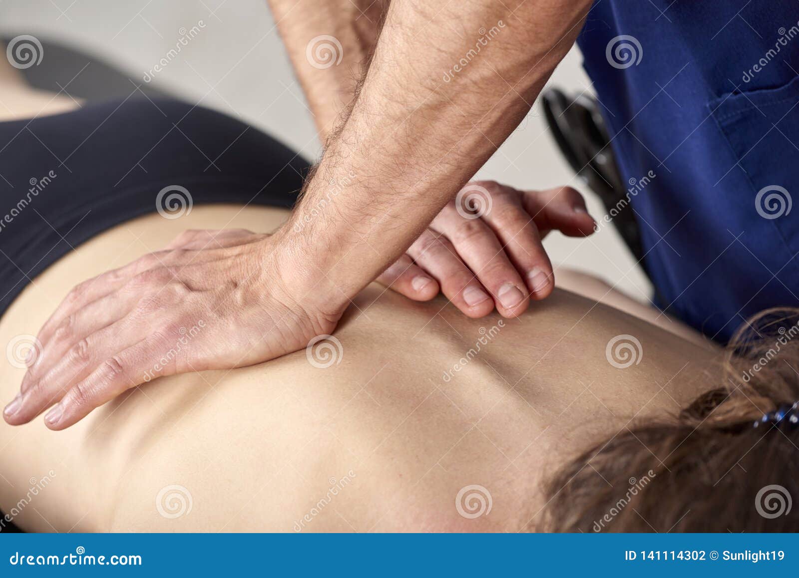 https://thumbs.dreamstime.com/z/young-woman-having-chiropractic-back-adjustment-physiotherapy-sports-injury-rehabilitation-osteopathy-alternative-medicine-pain-141114302.jpg