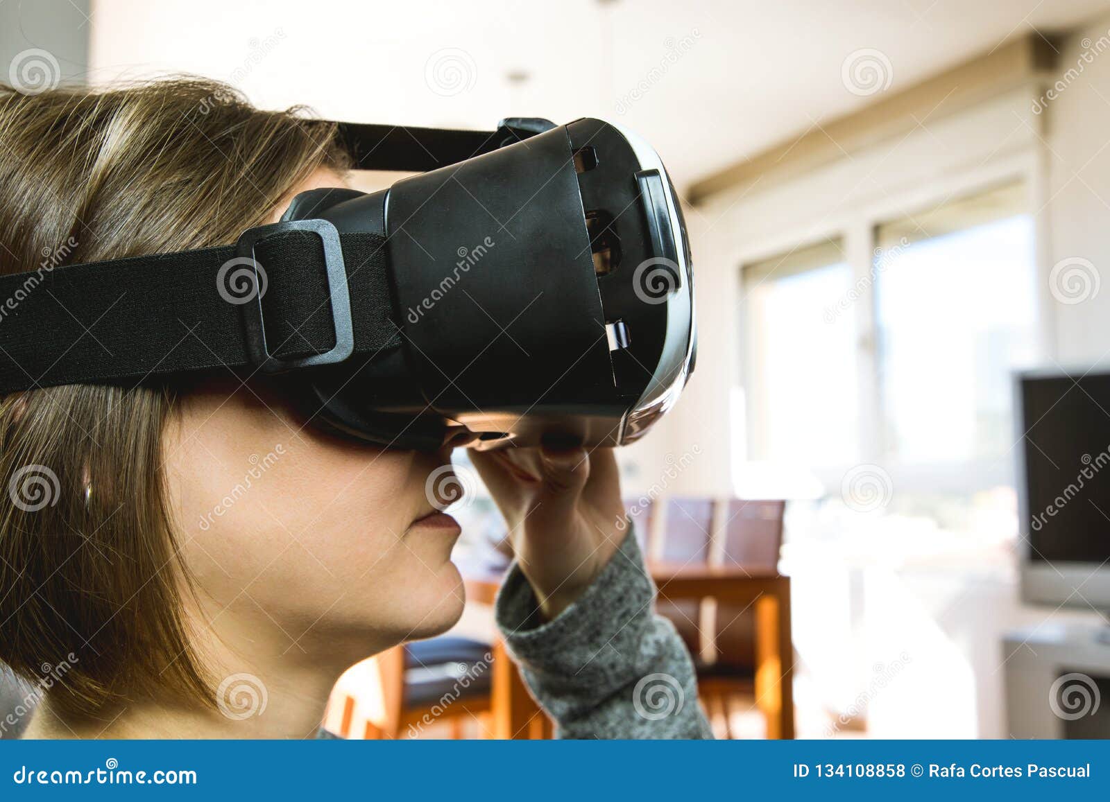 woman with vr photo woman with vr photo