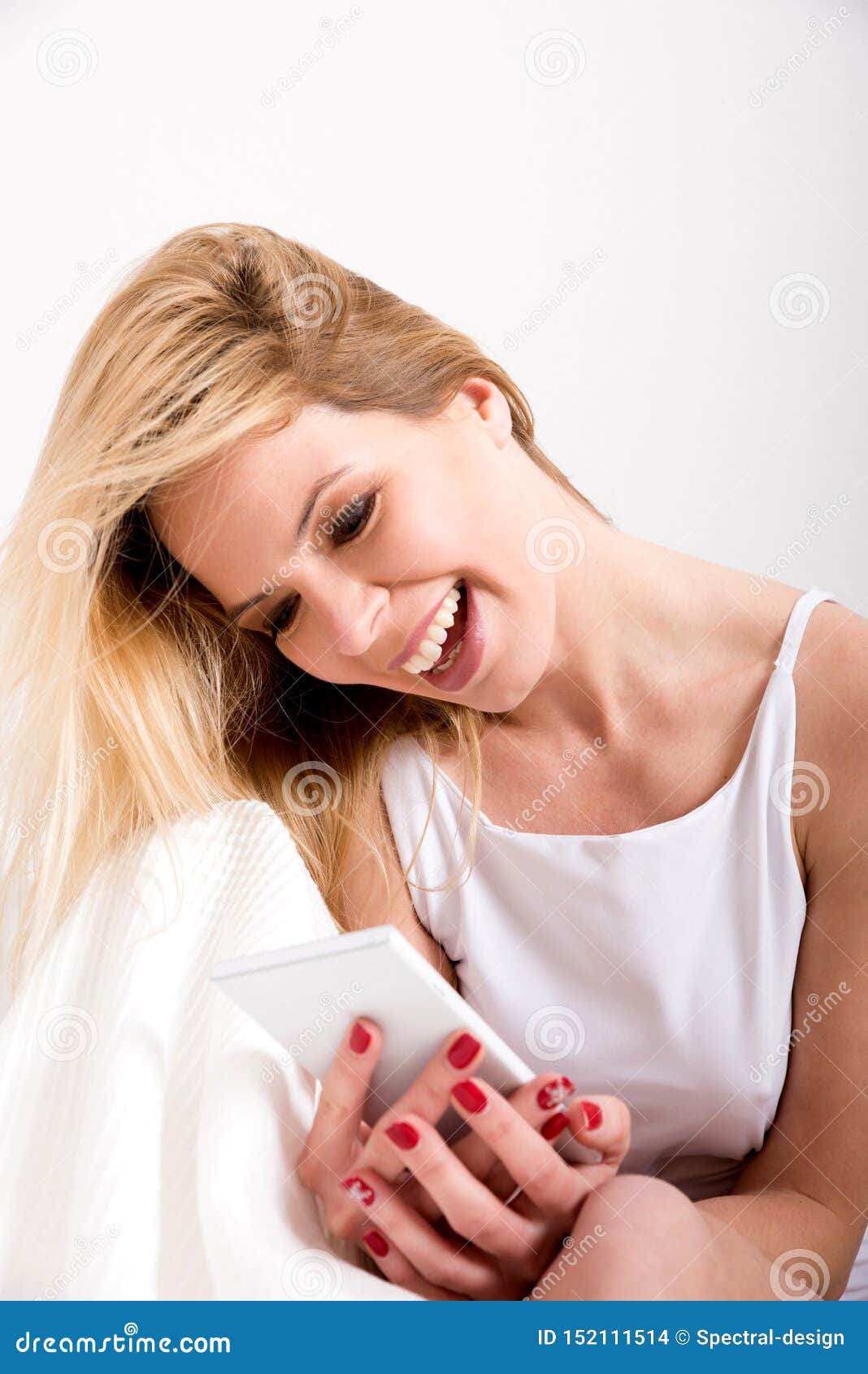 https://thumbs.dreamstime.com/z/young-woman-sitting-bed-taking-selfie-beautiful-young-woman-sitting-bed-white-tank-top-taking-152111514.jpg