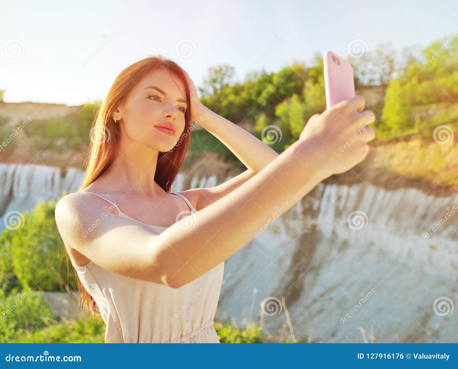 outdoor women selfies
