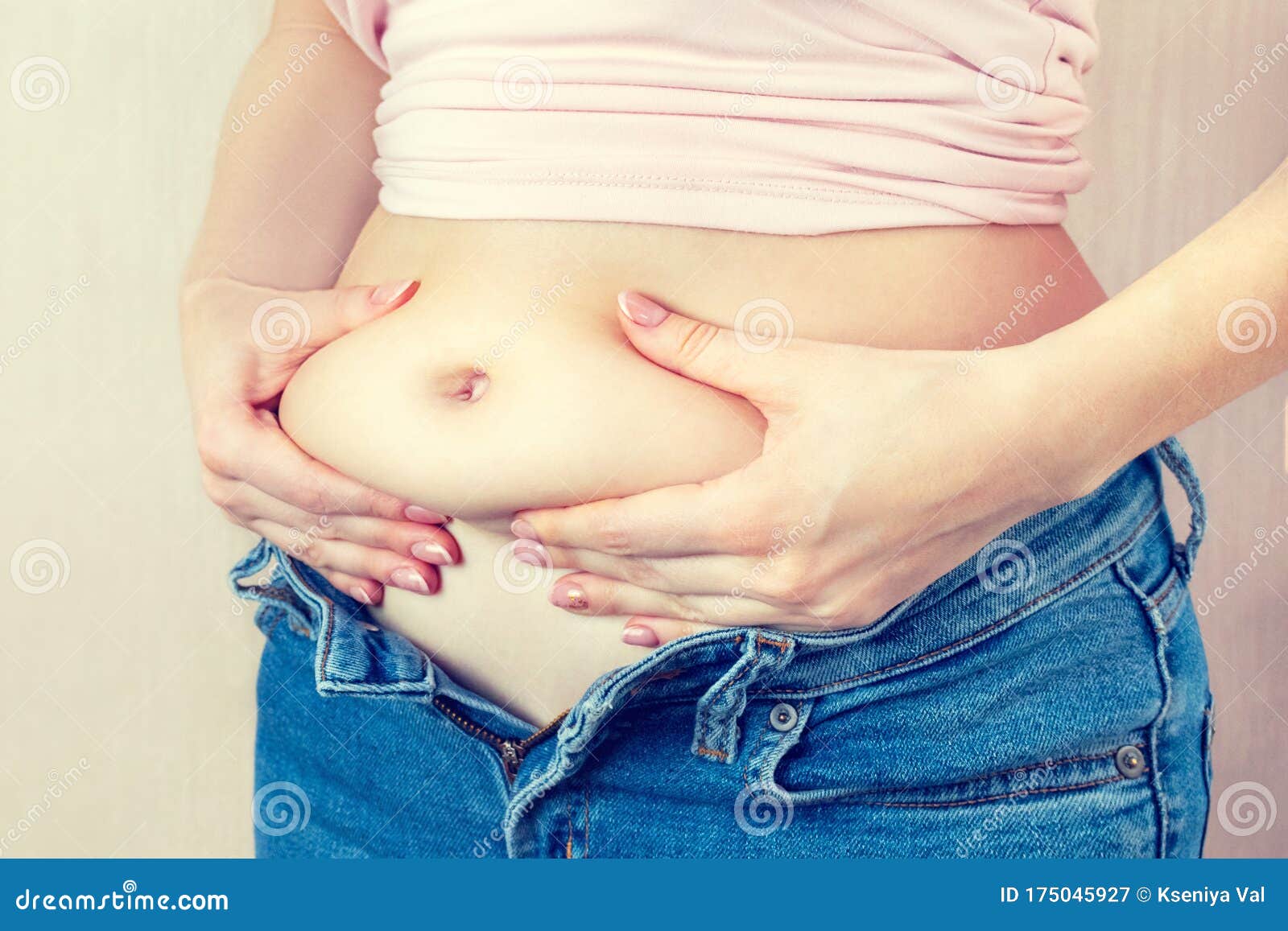 Girls With Cute Bellies