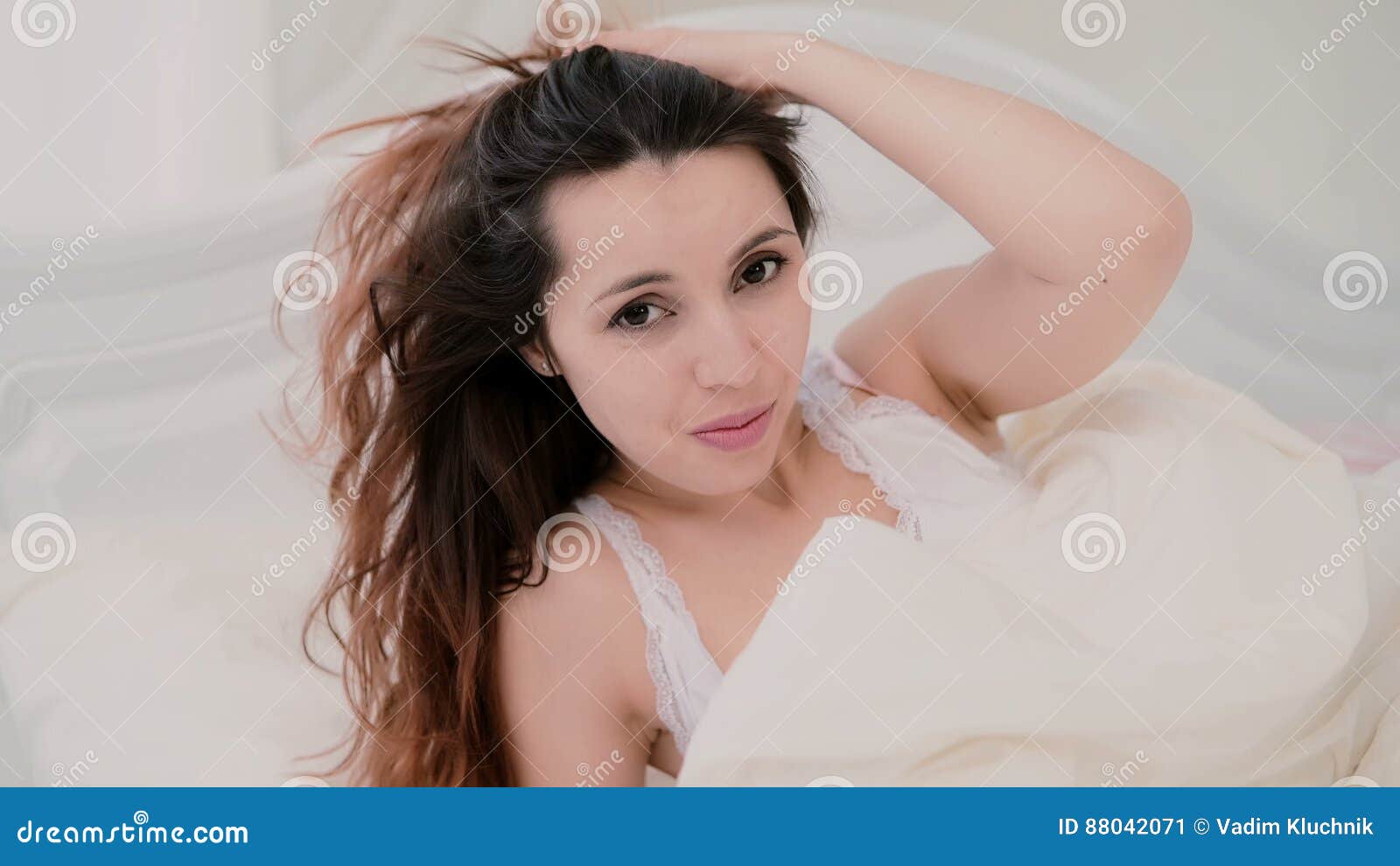 Young Woman Wakes Up And Have Fun In Bed Girl Start To Hiding Unde