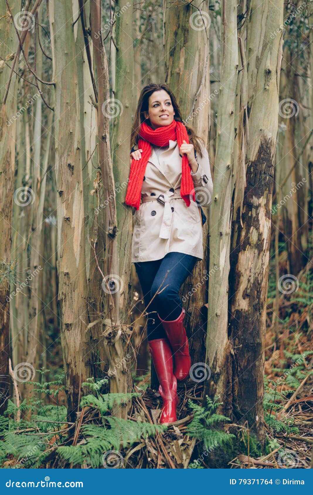Young Woman Wearing Autumn Fashion Clothes in the Forest Stock Photo -  Image of daytrip, boots: 79371764