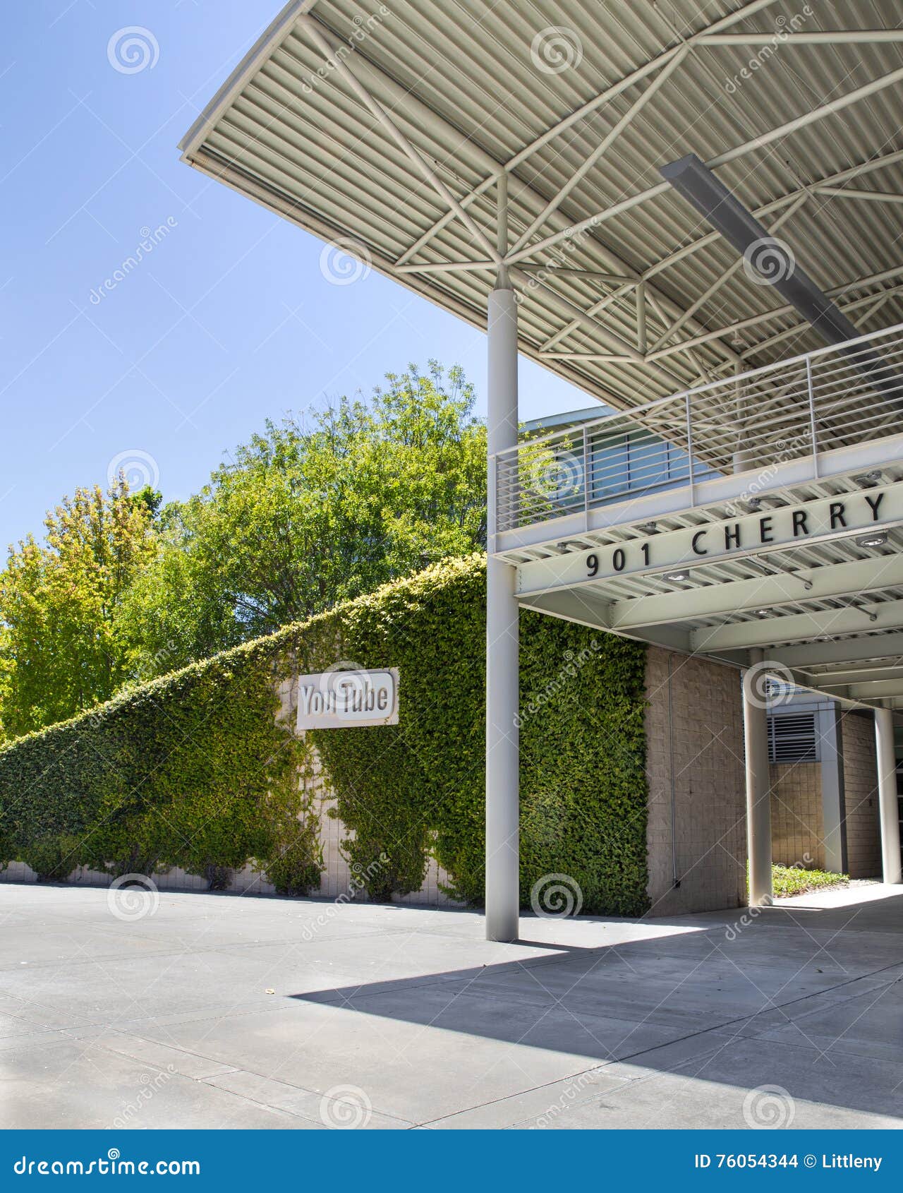 Youtube Headquarters editorial stock image. Image of technology - 76054344