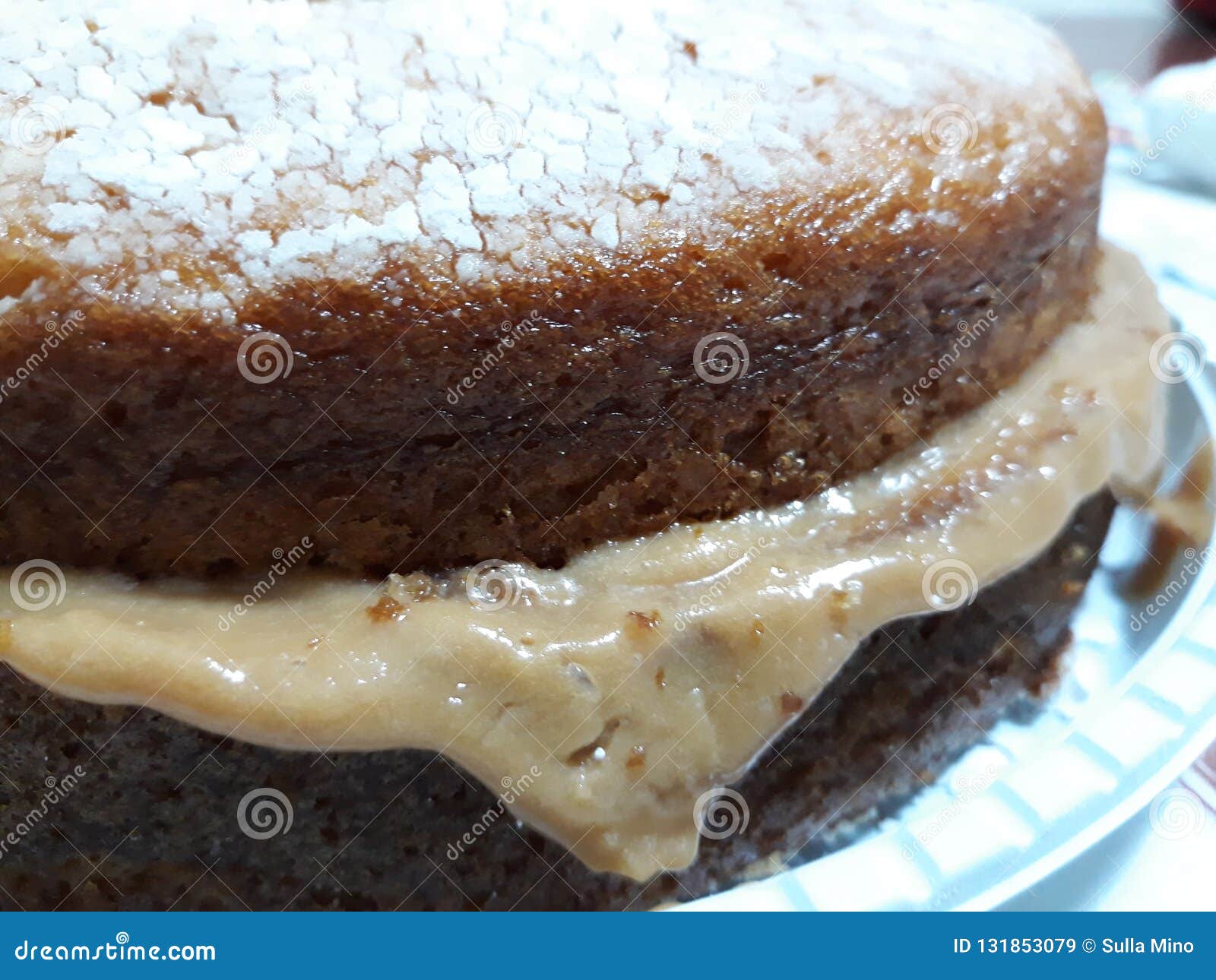 cake with dulce de leche