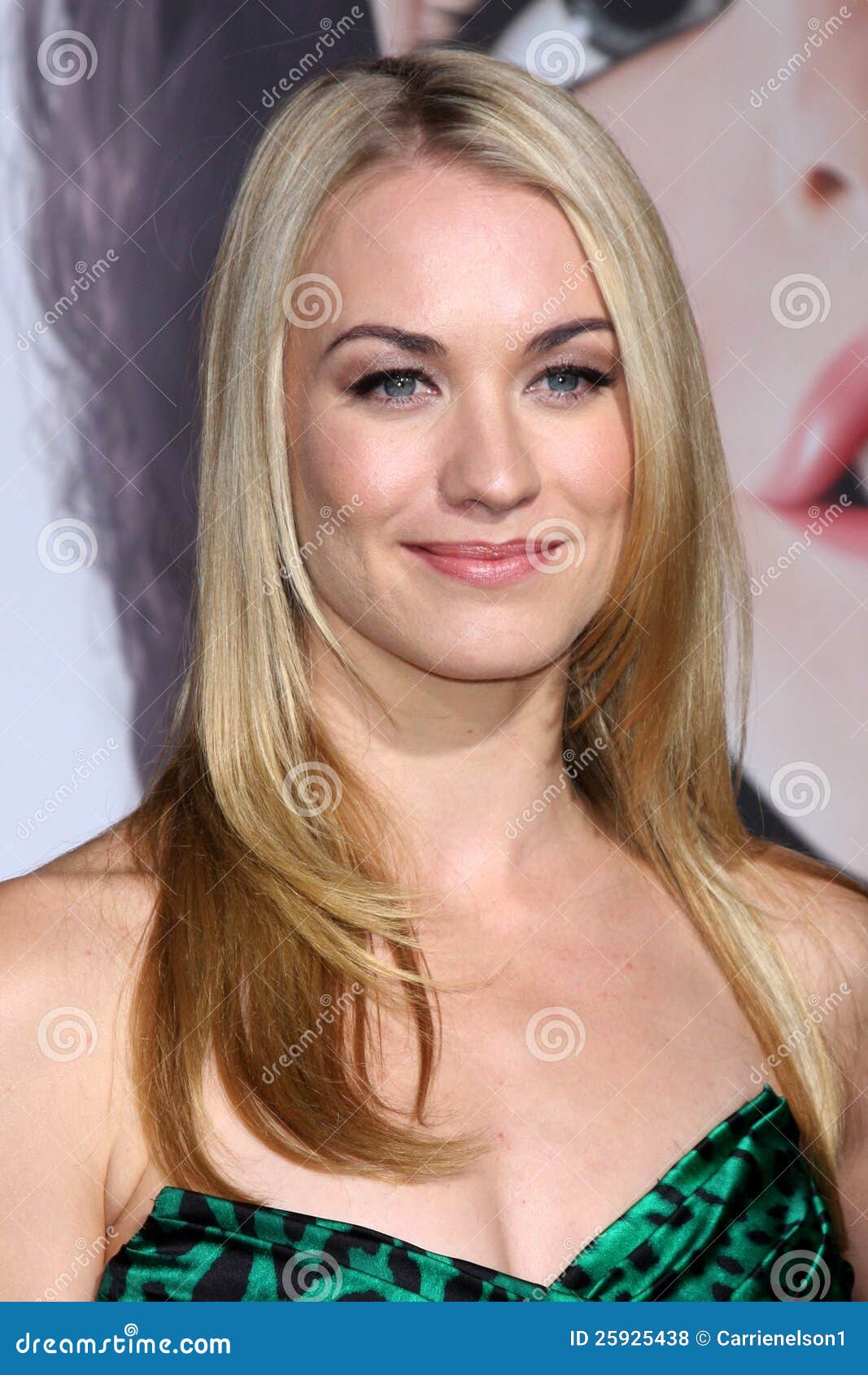 Yvonne strahovski