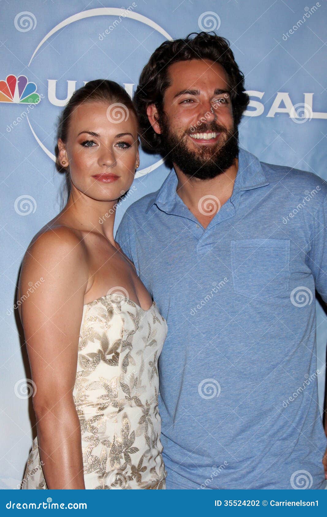 zachary levi and girlfriend