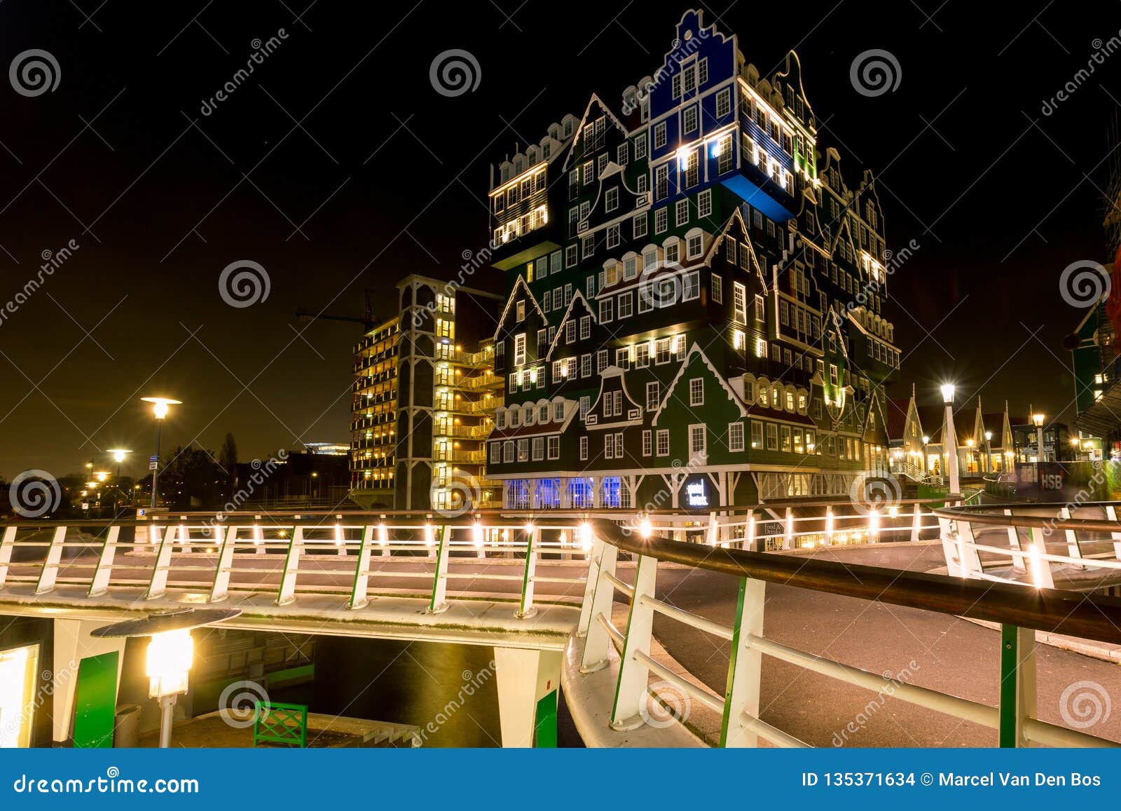 Innhotel Zaandam, the Netherlands - Based on Traditional Houses ...