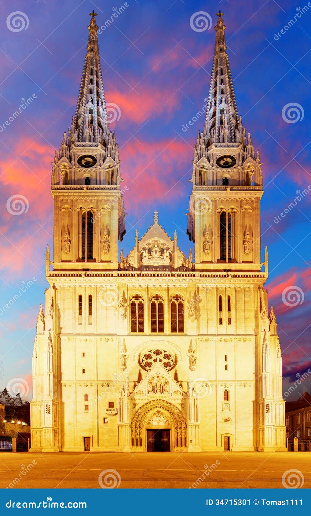 Zagreb Kathedrale Bei Sonnenaufgang Kroatien Stockbild Bild Von Zagreb Kroatien