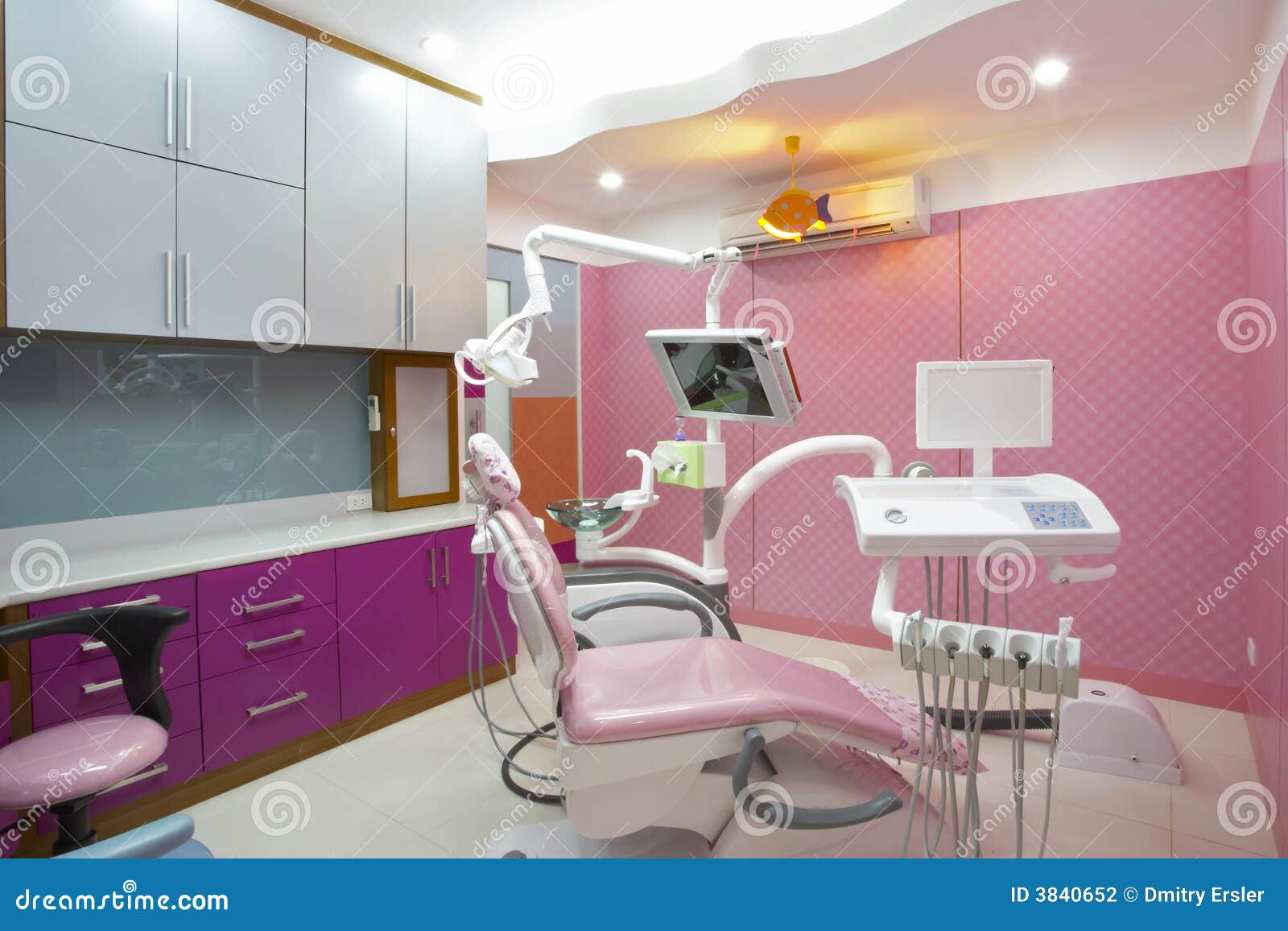 Zahnarztklinik stockfoto. Bild von apparat, landsitz, überwachungsgerät