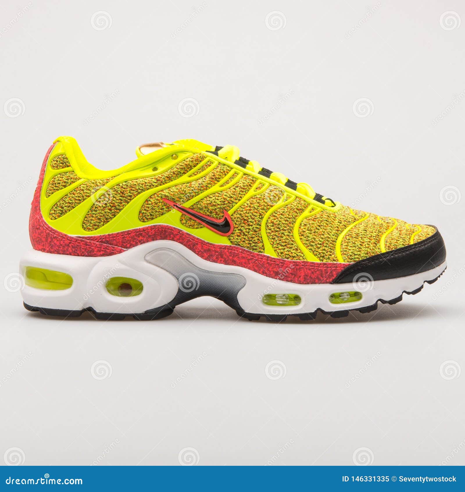 Zapatilla De Deporte Amarilla Del Nike Max Plus Imagen editorial Imagen de entrenamiento, calzado: 146331335