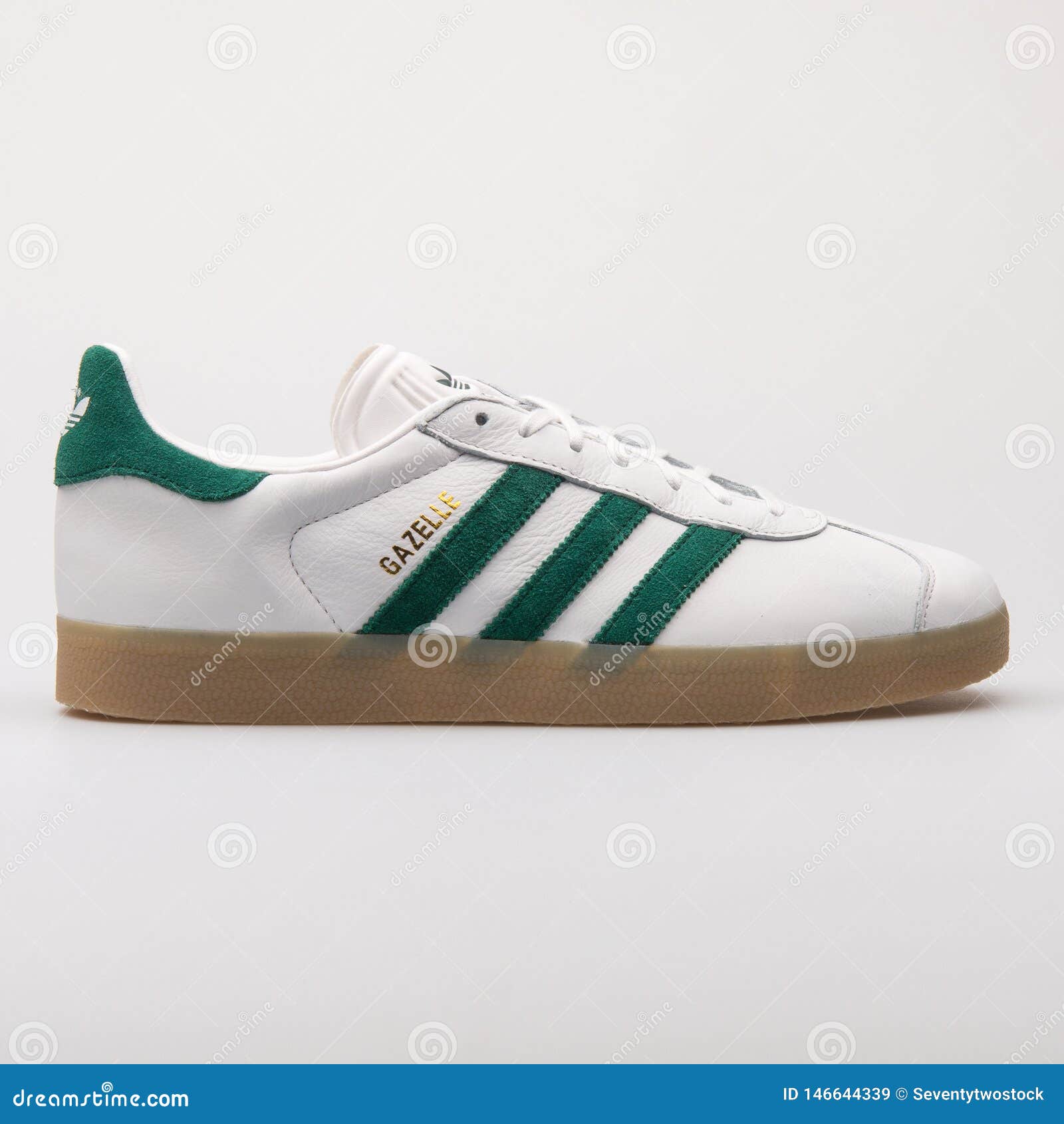 Zapatilla Deporte Blanca Y Verde De La Gacela De Imagen de archivo editorial de objeto, adidas: 146644339