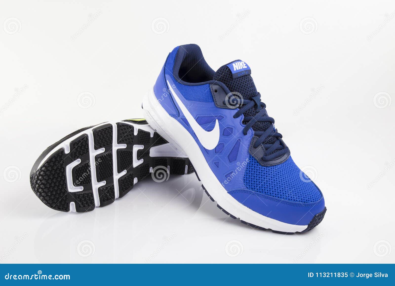 Deporte Nike Trail Imagen editorial - Imagen de hermoso: 113211835