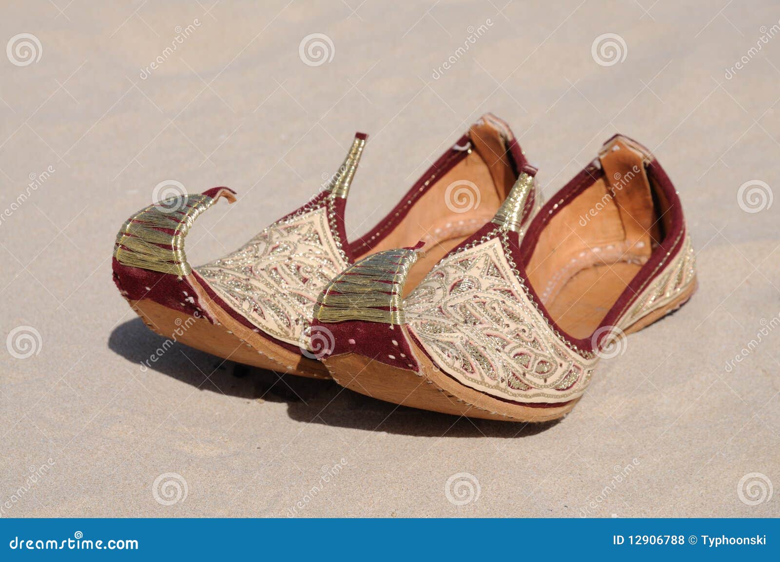Zapatos árabes Tradicionales de archivo - Imagen de zapatos, calzado: