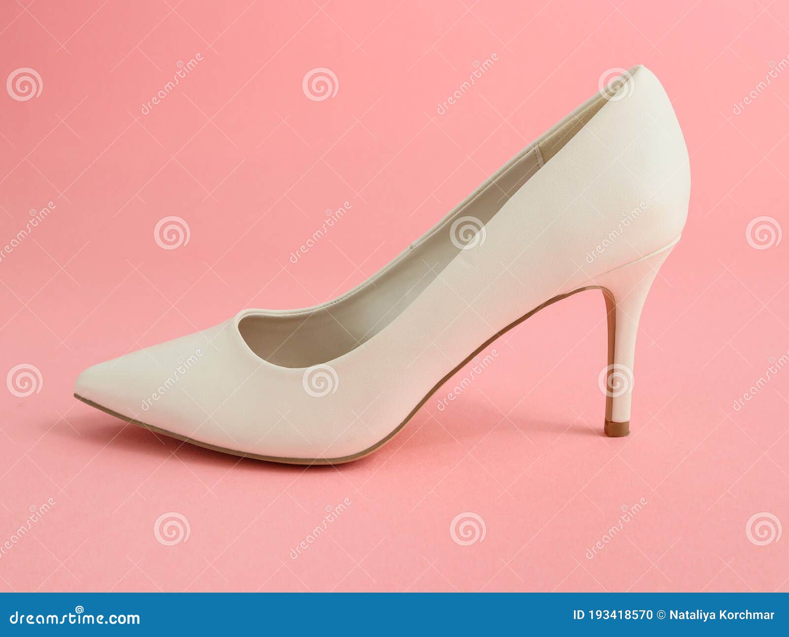 Zapatos Altos De Tacón Blanco de - Imagen de glamour, fashionable: