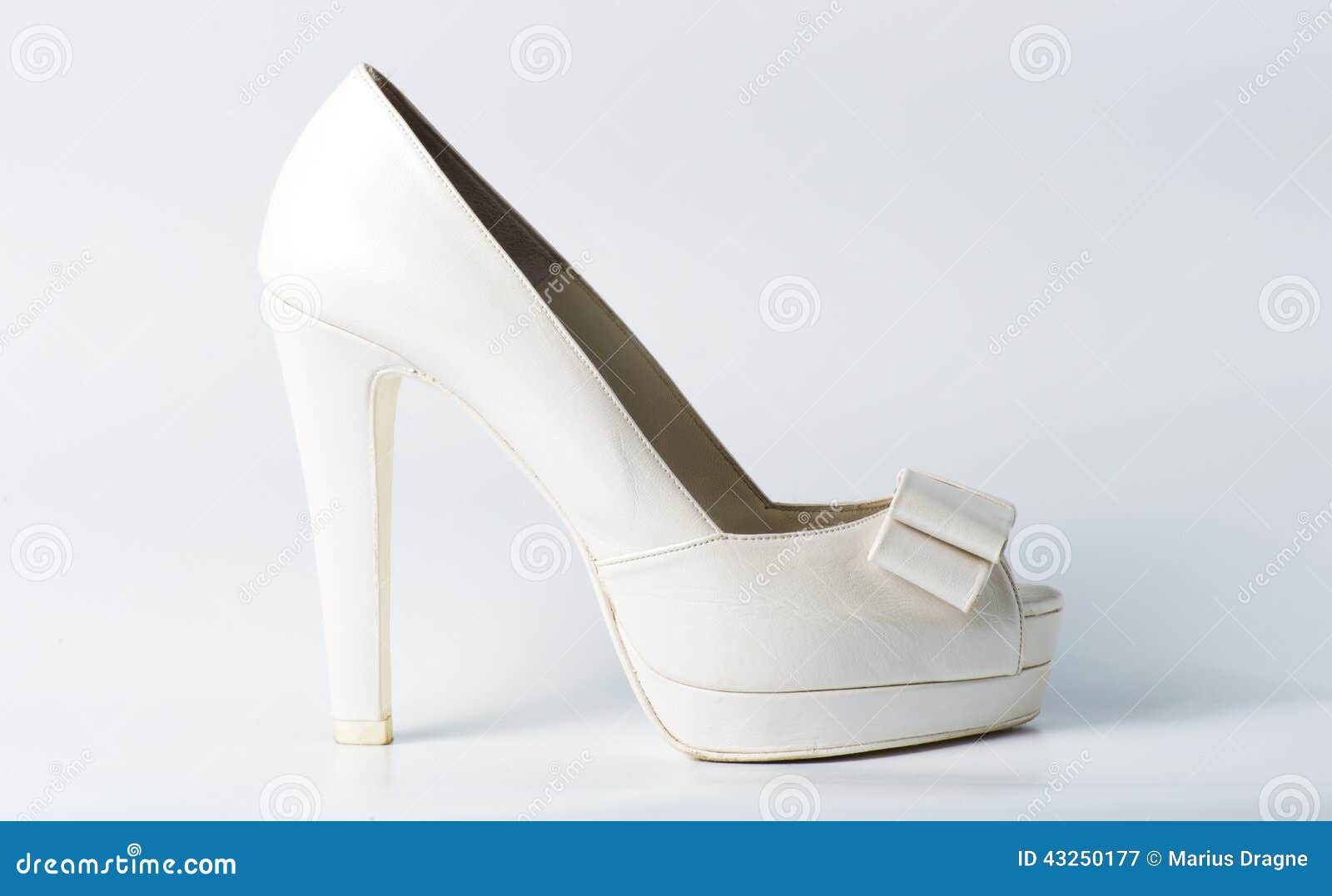 zapatos blancos de mujer