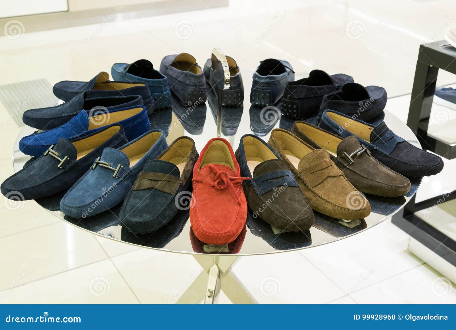 Zapatos Para Hombre Verano Del Ante Tienda de archivo - Imagen de departamento, hombres: 99928960