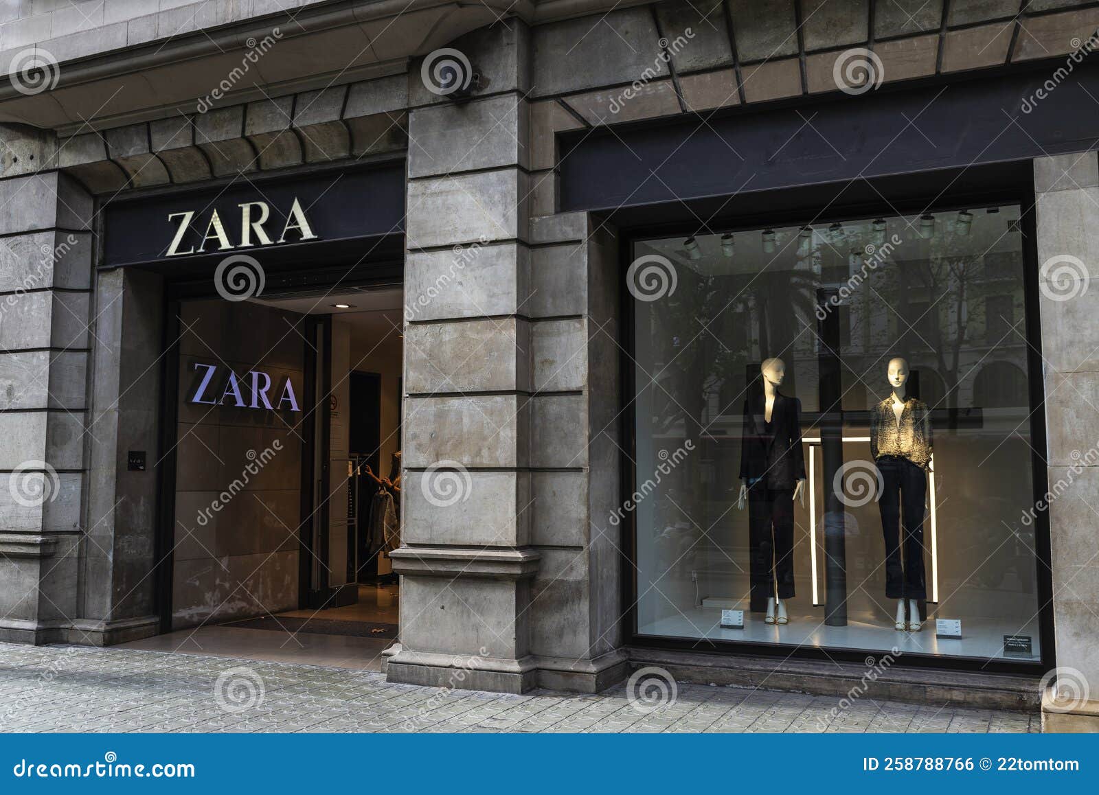 Zara  Shopping in Barcelona, Barcelona