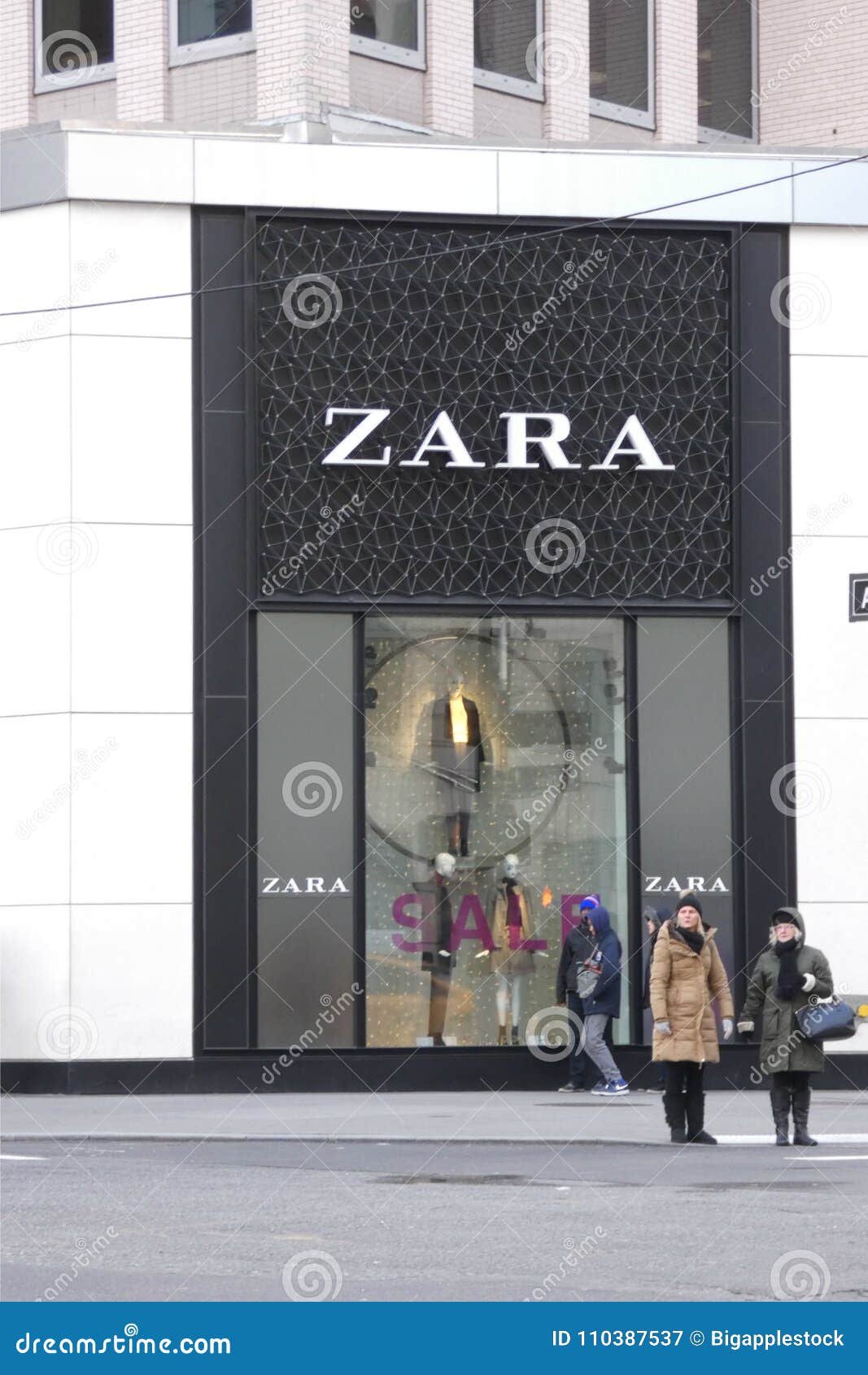 zara store downtown