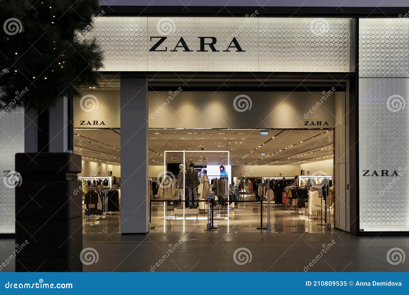 Zara Store in the Mall. Exterior Editorial Image - Image of center ...