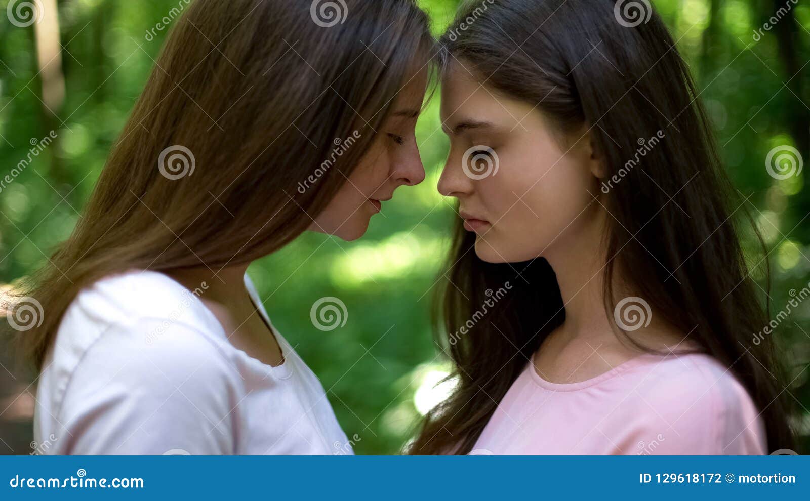 Küssen zwei Lesben
