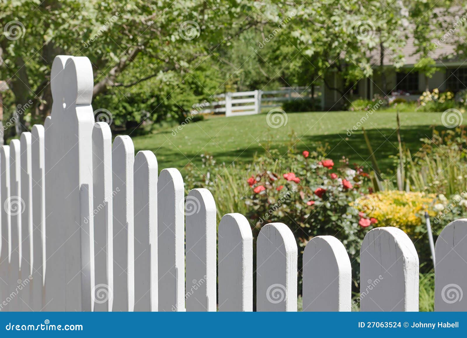 Zaun im Vorgarten stockfoto. Bild von frontseite, schutz - 27063524