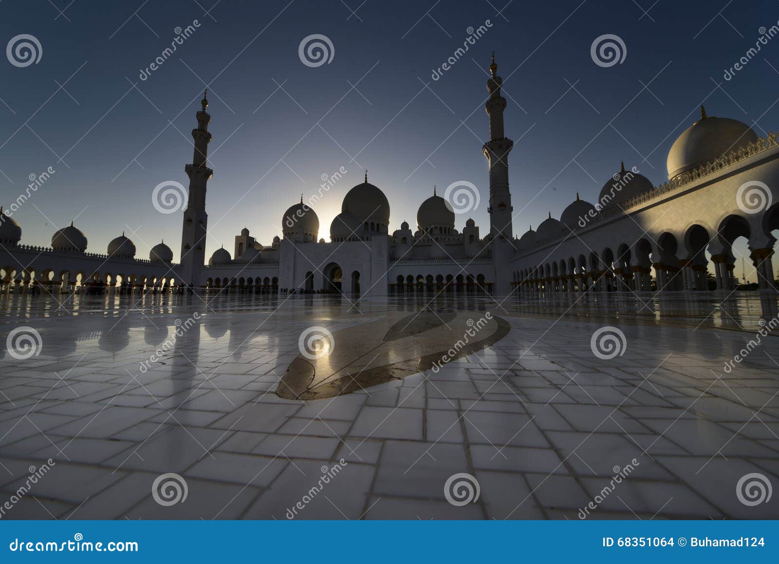 zayed mosque in abu dabi
