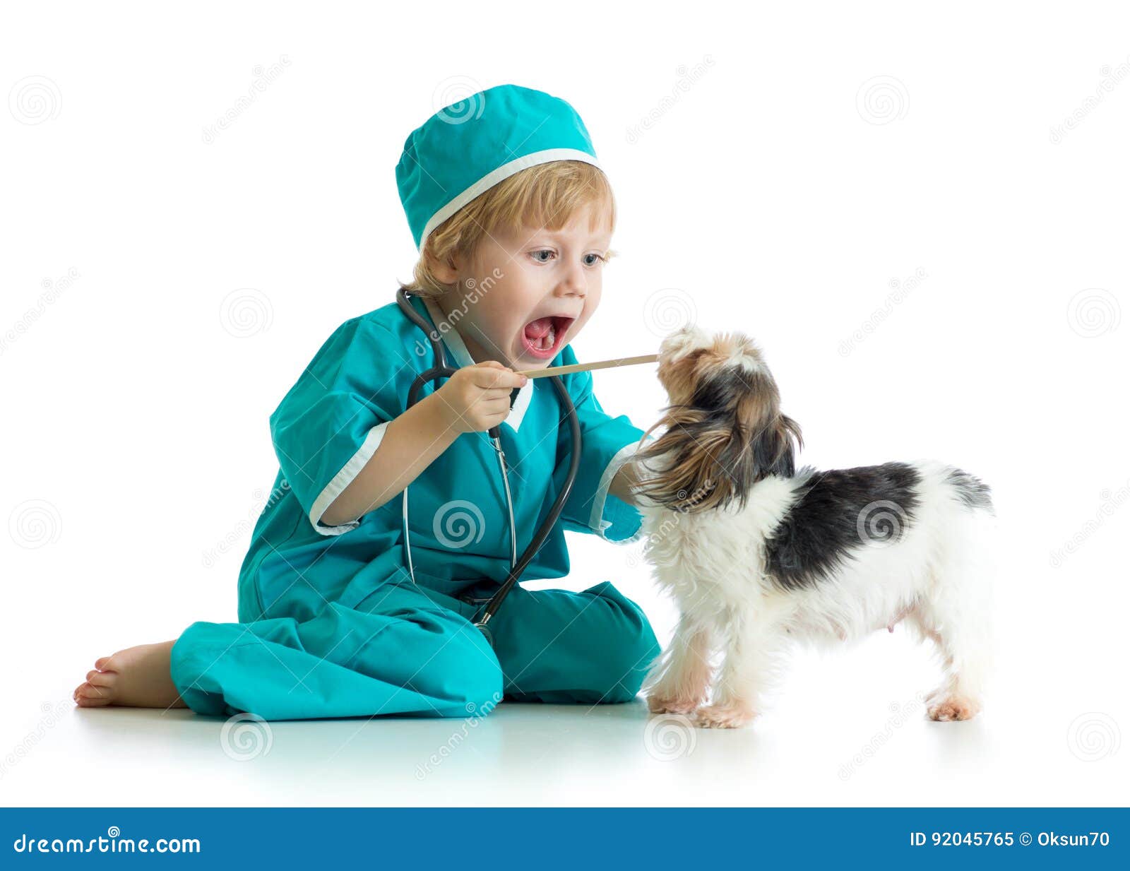 Zeg ah Het Kind Weared Arts Kleedt Speeldierenarts Stock Afbeelding Image Of Arts Dier