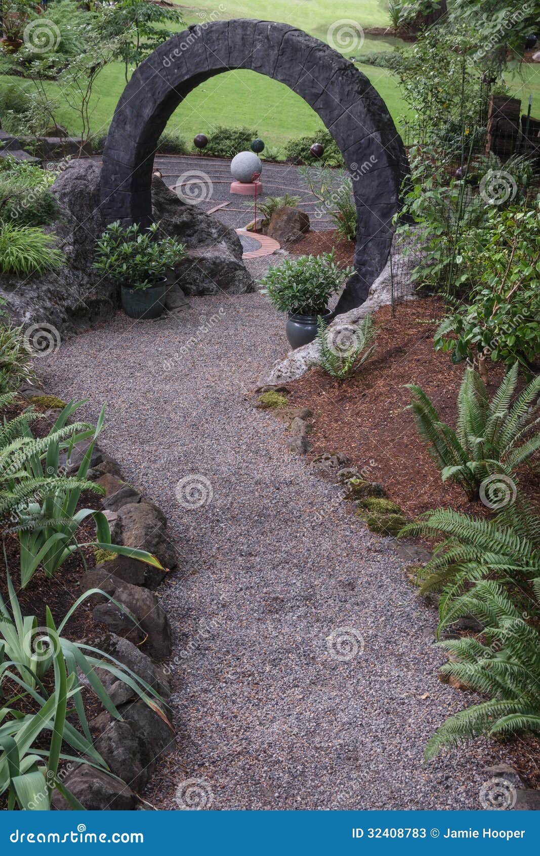 Zen Path imagen de archivo. Imagen de eastern, aclaración - 32408783