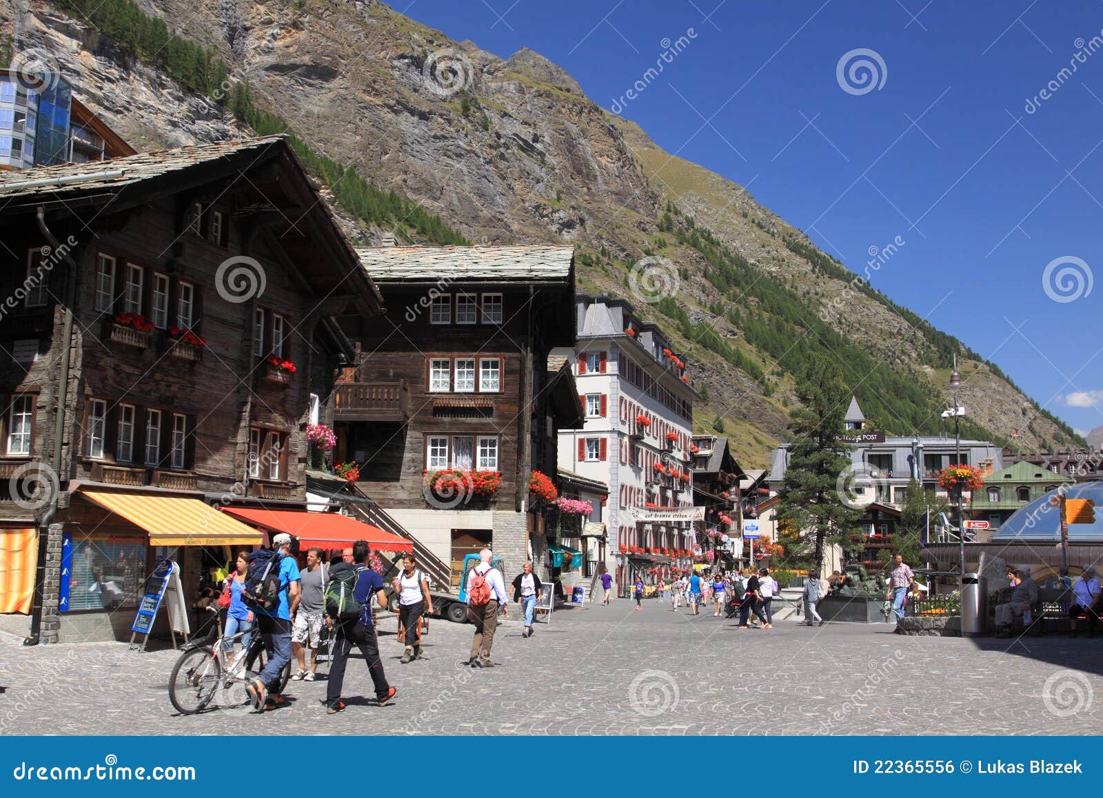 Zermatt redaktionelles foto. Bild von chalet, schweiz - 22365556