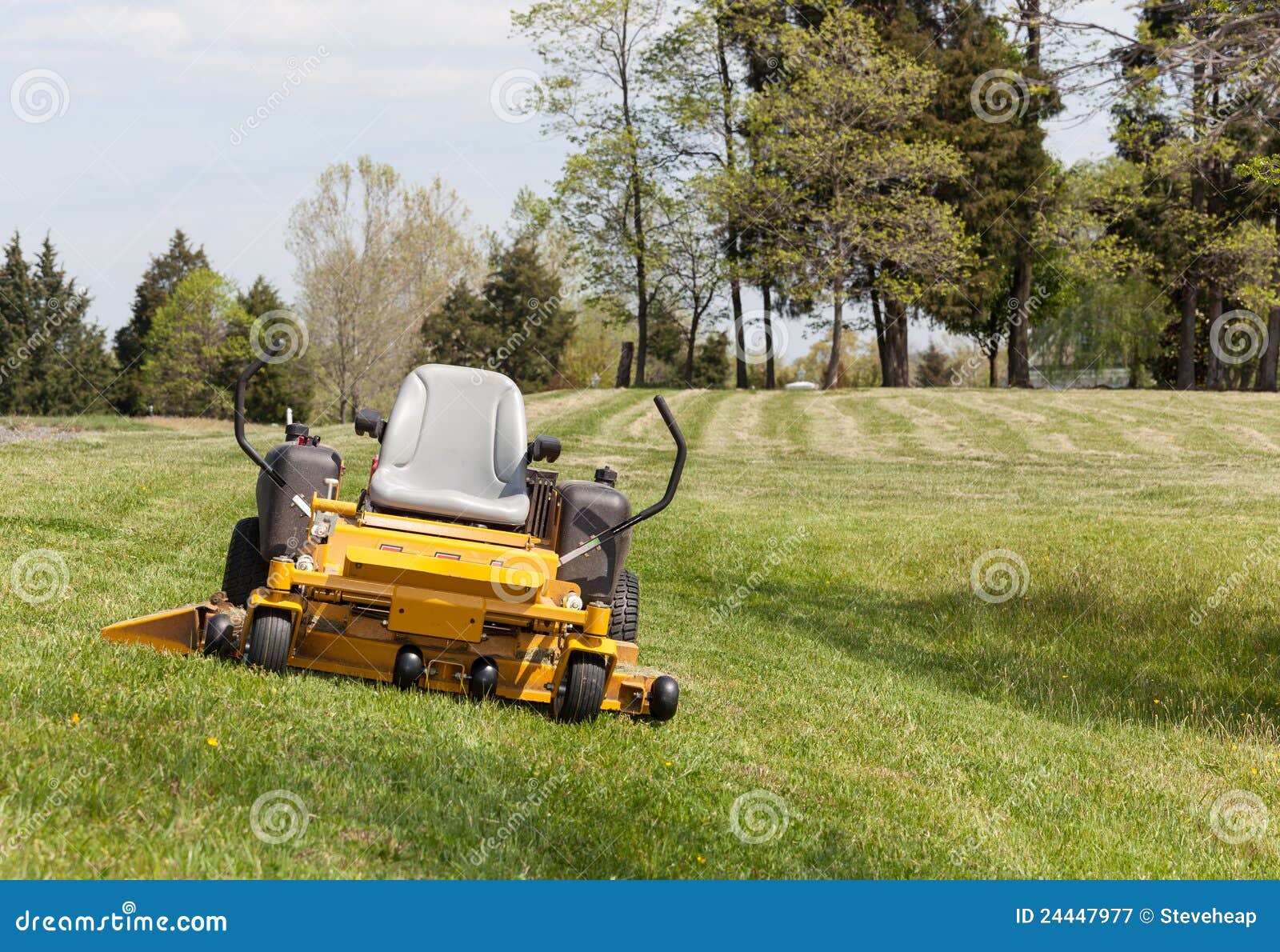 zero turn lawn mower on turf with no driver