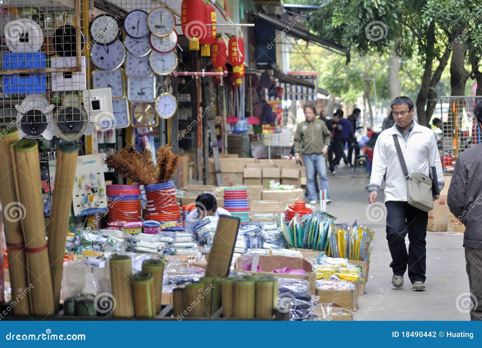 Zhuhai,China:Wholesale Market Editorial Photography - Image of shelf, department: 18490442