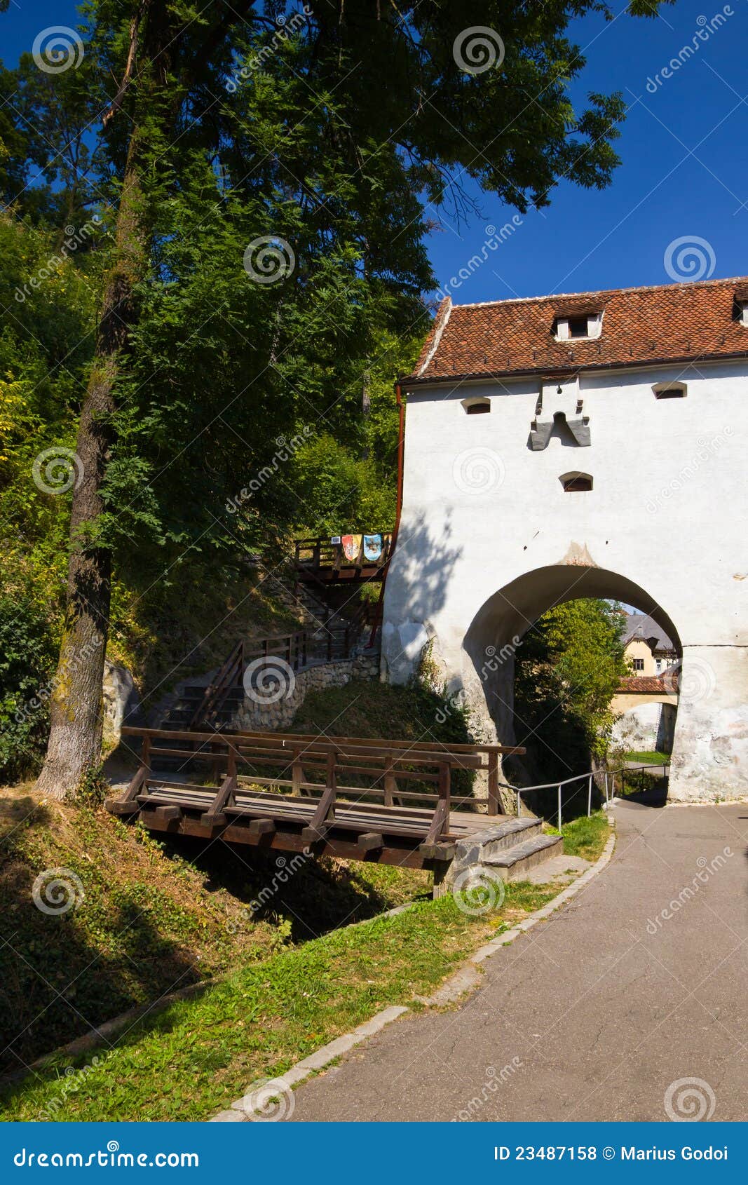 Ziduri улицы dupa brasov. доступная зона как предметов уровней уровня хозяина прививка dupa 4 дисплеев центра brasov бастиона остальной нутряных средневековых старые один прямоугольный служит городку структуры 3 улицы лестниц 2 визитера ziduri