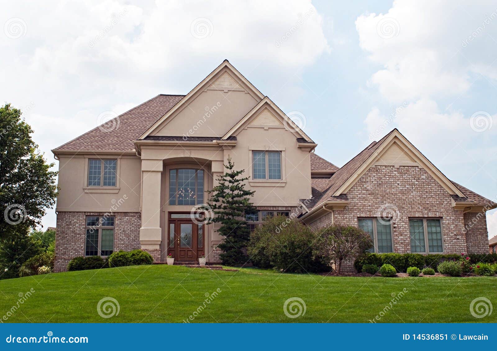 Ziegelstein-und Stuck-Haus stockbild. Bild von kultur - 14536851