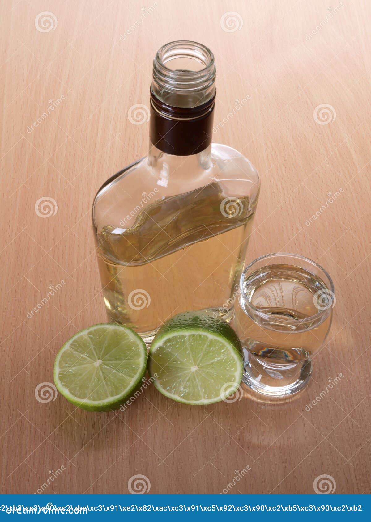 Zitrone Tequilaflasche stockbild. Bild von partei, zitrusfrucht - 81155763