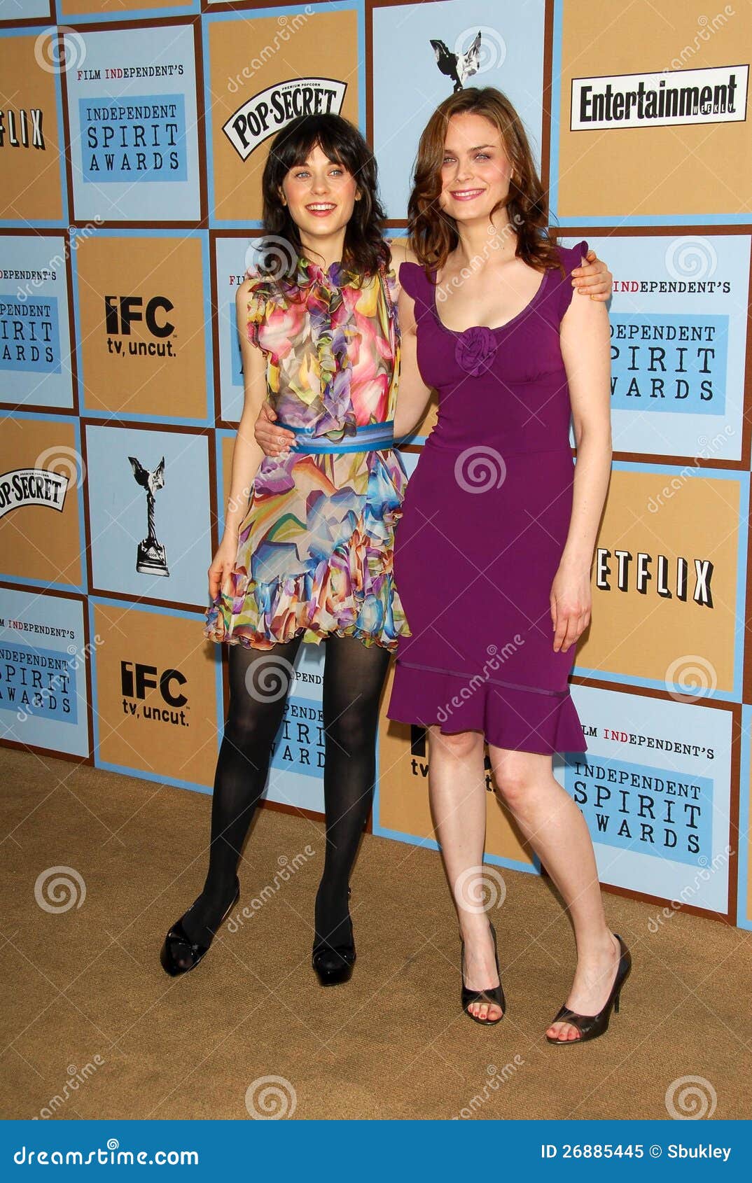 Zooey Deschanel,Emily Deschanel Editorial Image - Image of awards, 030406:  26885445, image size:1074x1690