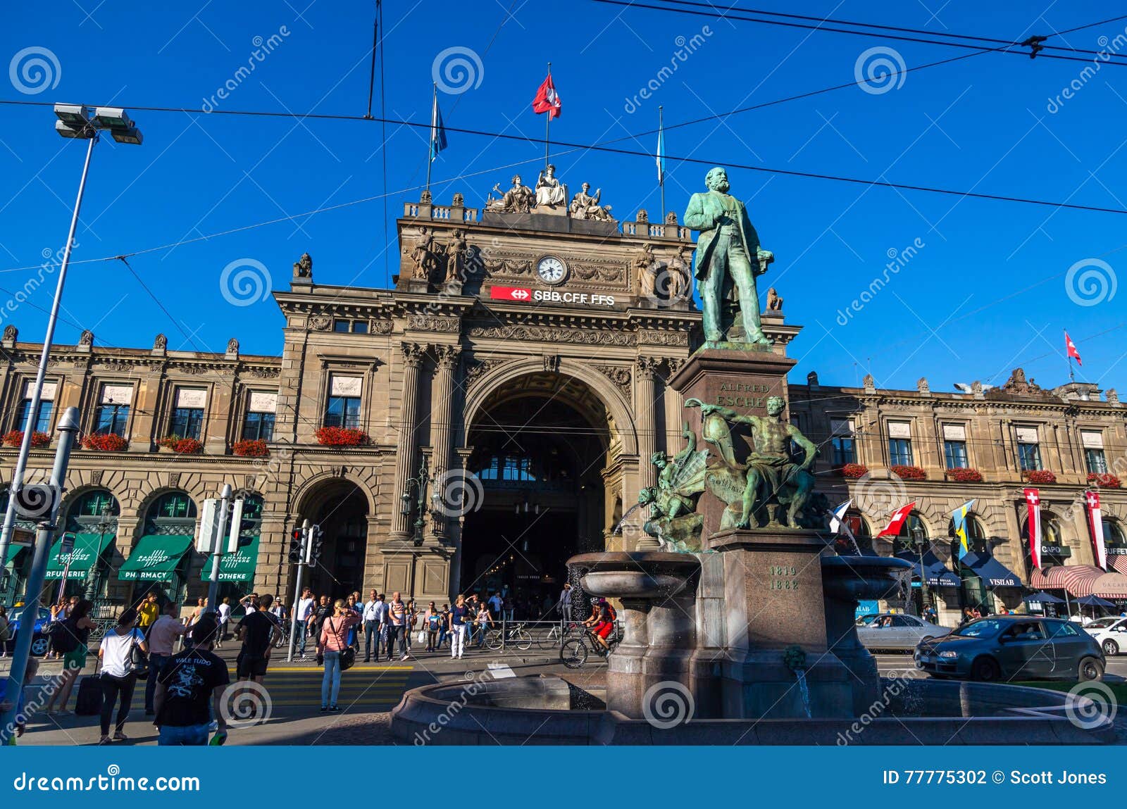 Zurich Train Station editorial photography. Image of people - 77775302
