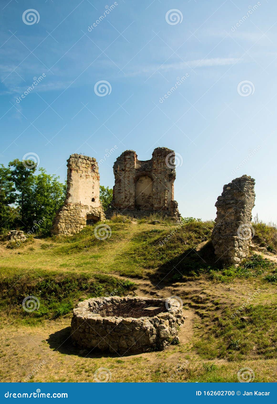 zvÃÂ­Ãâ¢etice - renaissance chateau and castle ruin