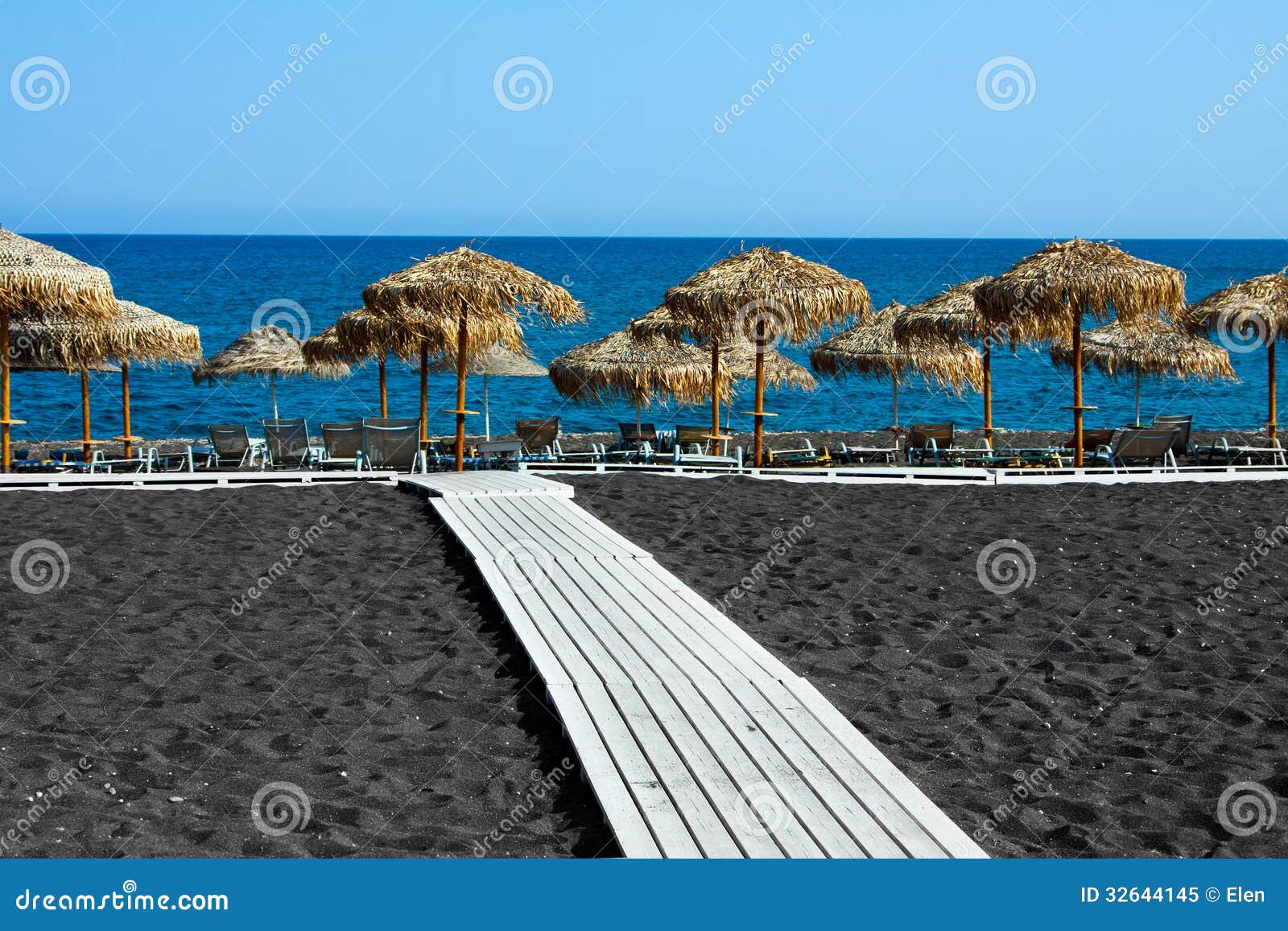token voorbeeld Bezighouden Zwart Strand Van Santorini, Griekenland Stock Afbeelding - Image of oceaan,  eiland: 32644145