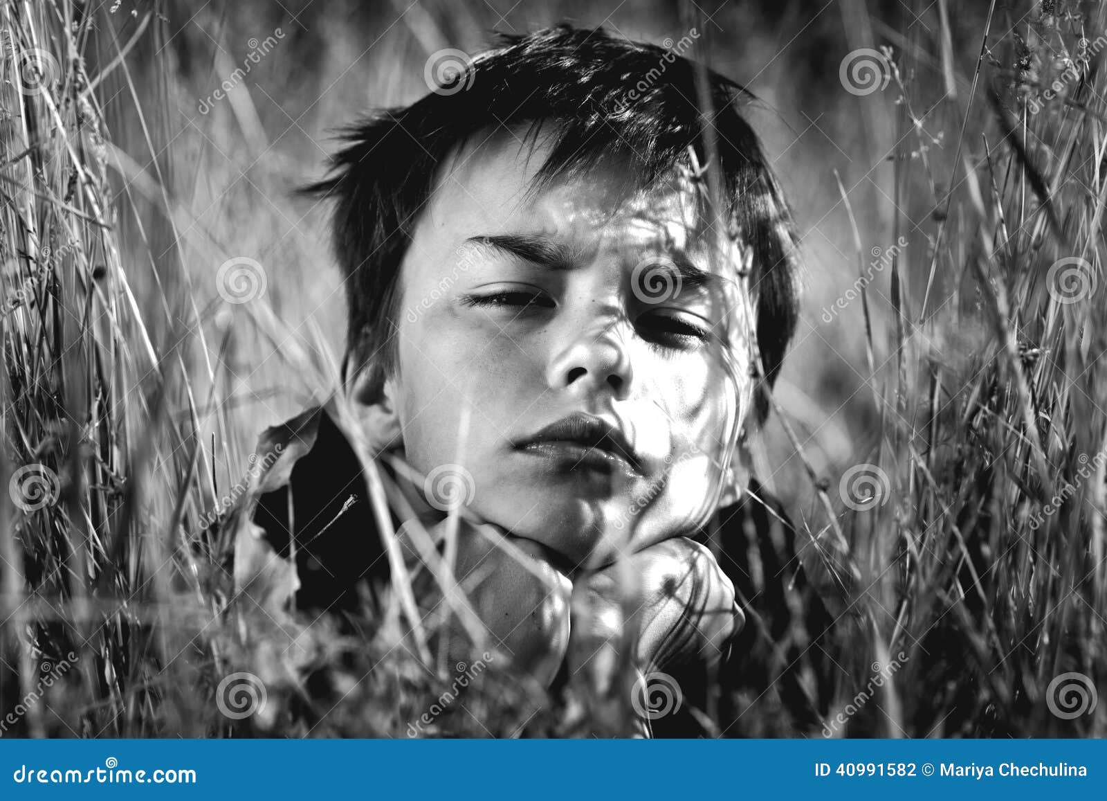 Zwart-Wit Portret Van Jongen Stock Foto - Image Of Sluit, Kinderjaren:  40991582