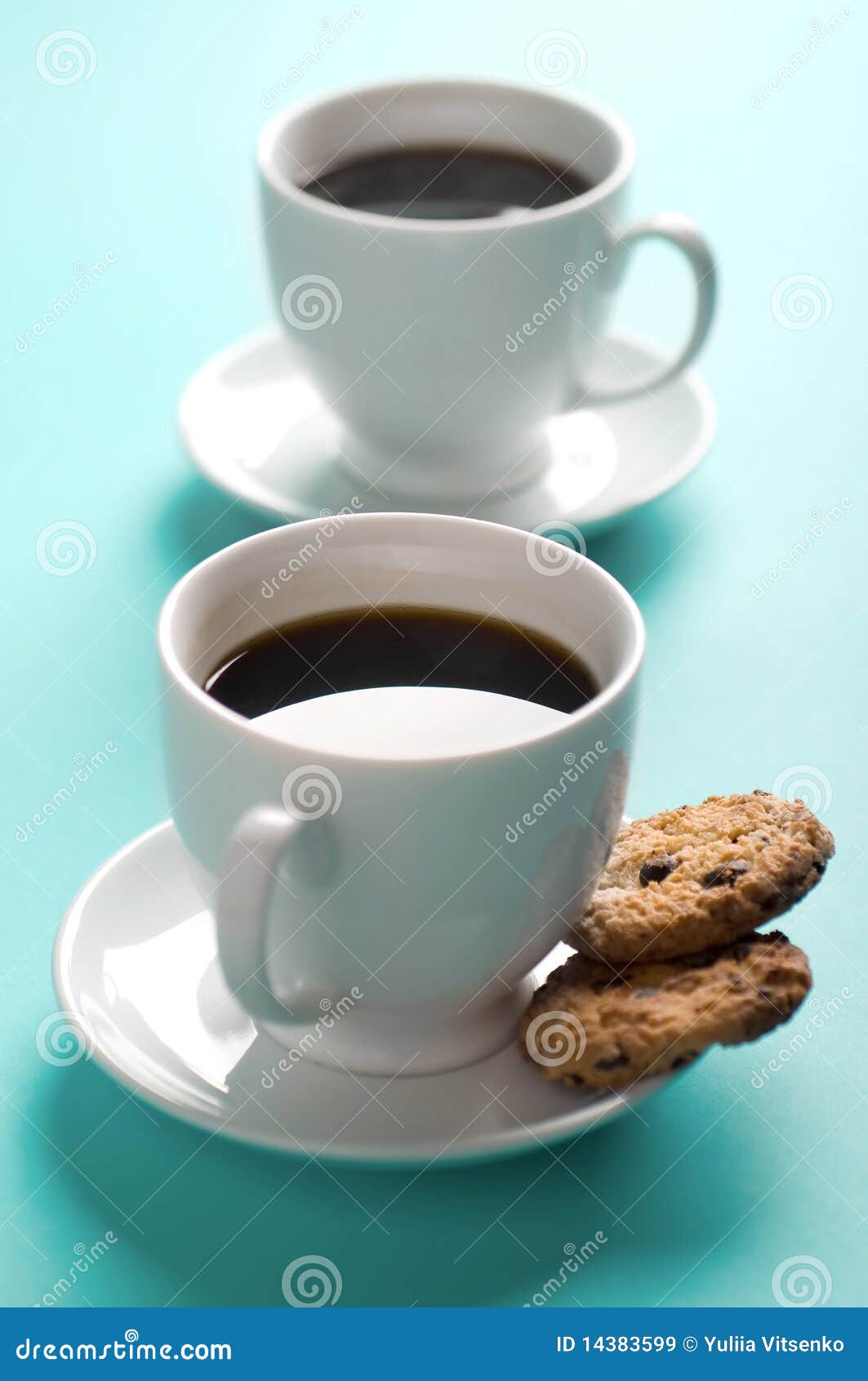 Zwei Kaffeetassen Mit Platzchen Stockbild Bild Von Platzchen Kaffeetassen