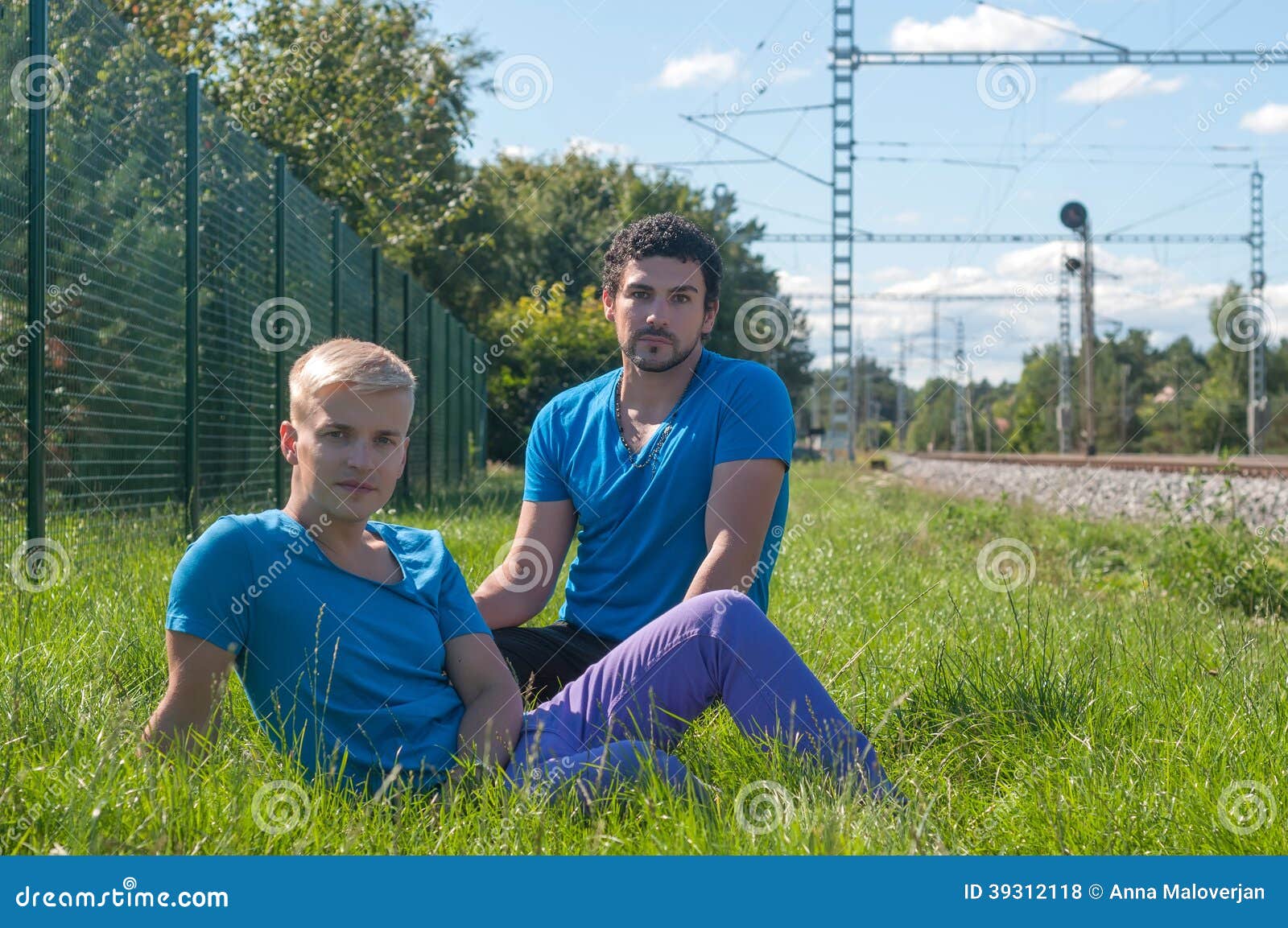 Zwei Kerle und Ihre freundinnen ficken Zwei Kerle und Ihre freundinnen ficken