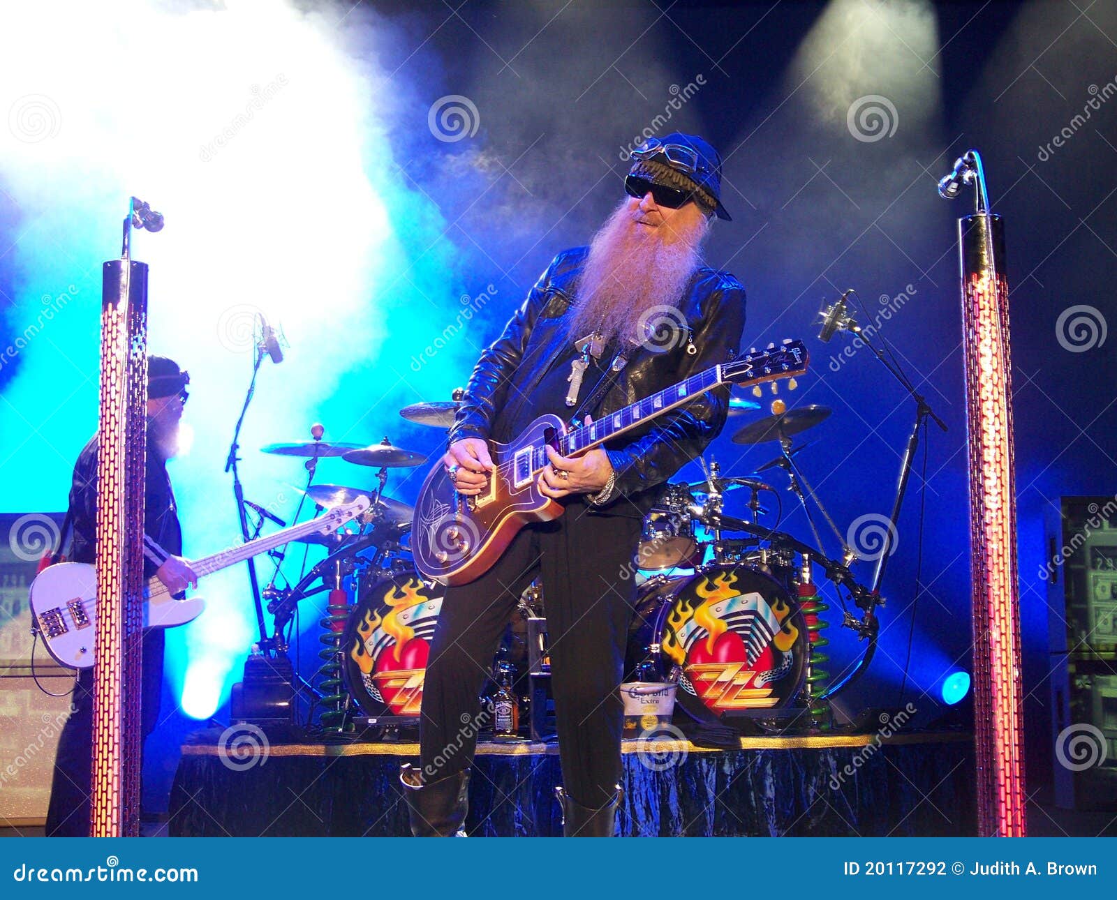 ZZ Top editorial photography. Image of sunglasses, fans 20117292