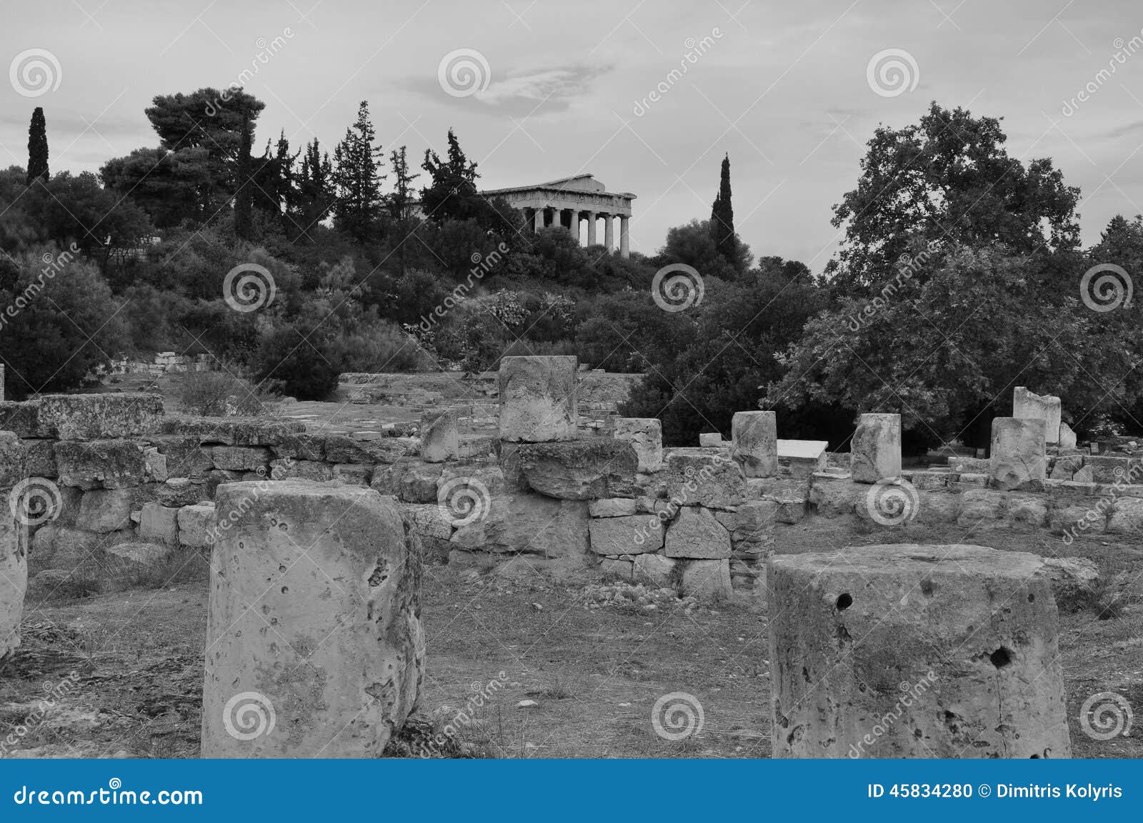 Ágora antiguo Atenas. Vista al templo del hephaestus de las ruinas del ágora antiguo en Atenas, Grecia Rebecca 36