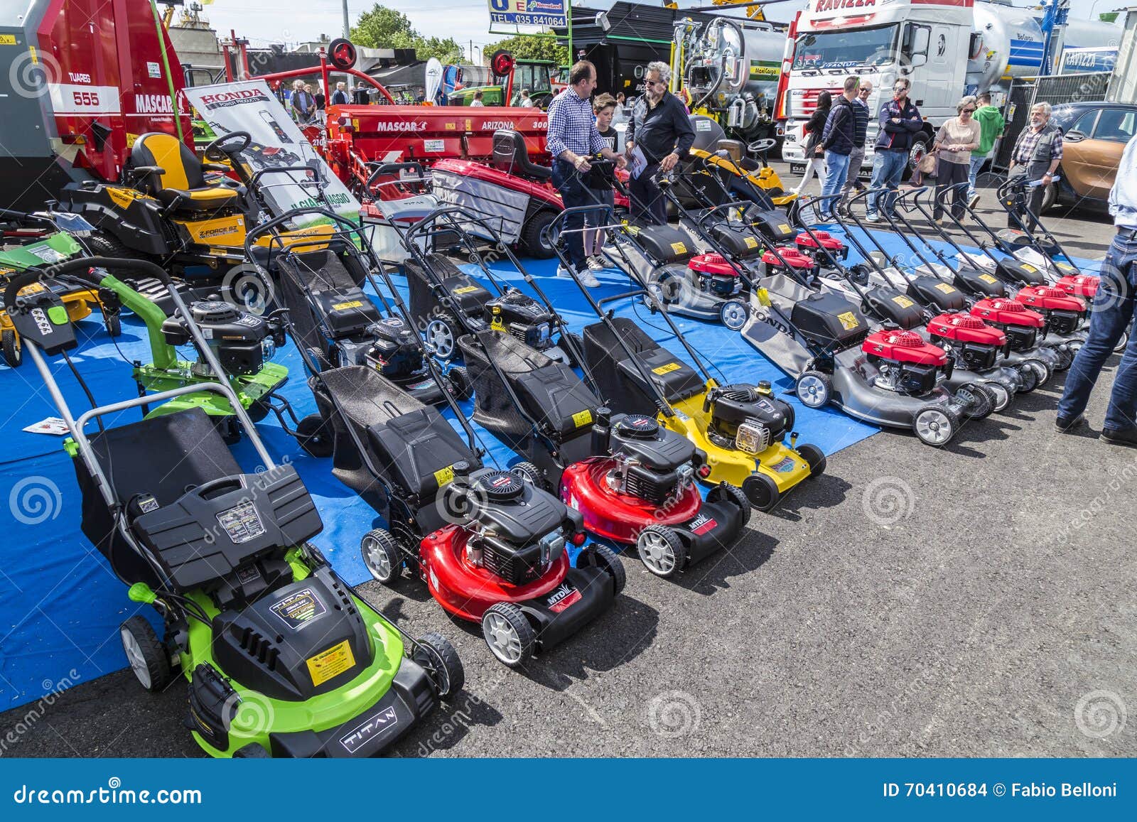 35Â° Fiera Agricola di Treviglio. Feira 35Â° agrícola em Treviglio (BG), Lombardy, Itália Com tratores, gado e muito mais