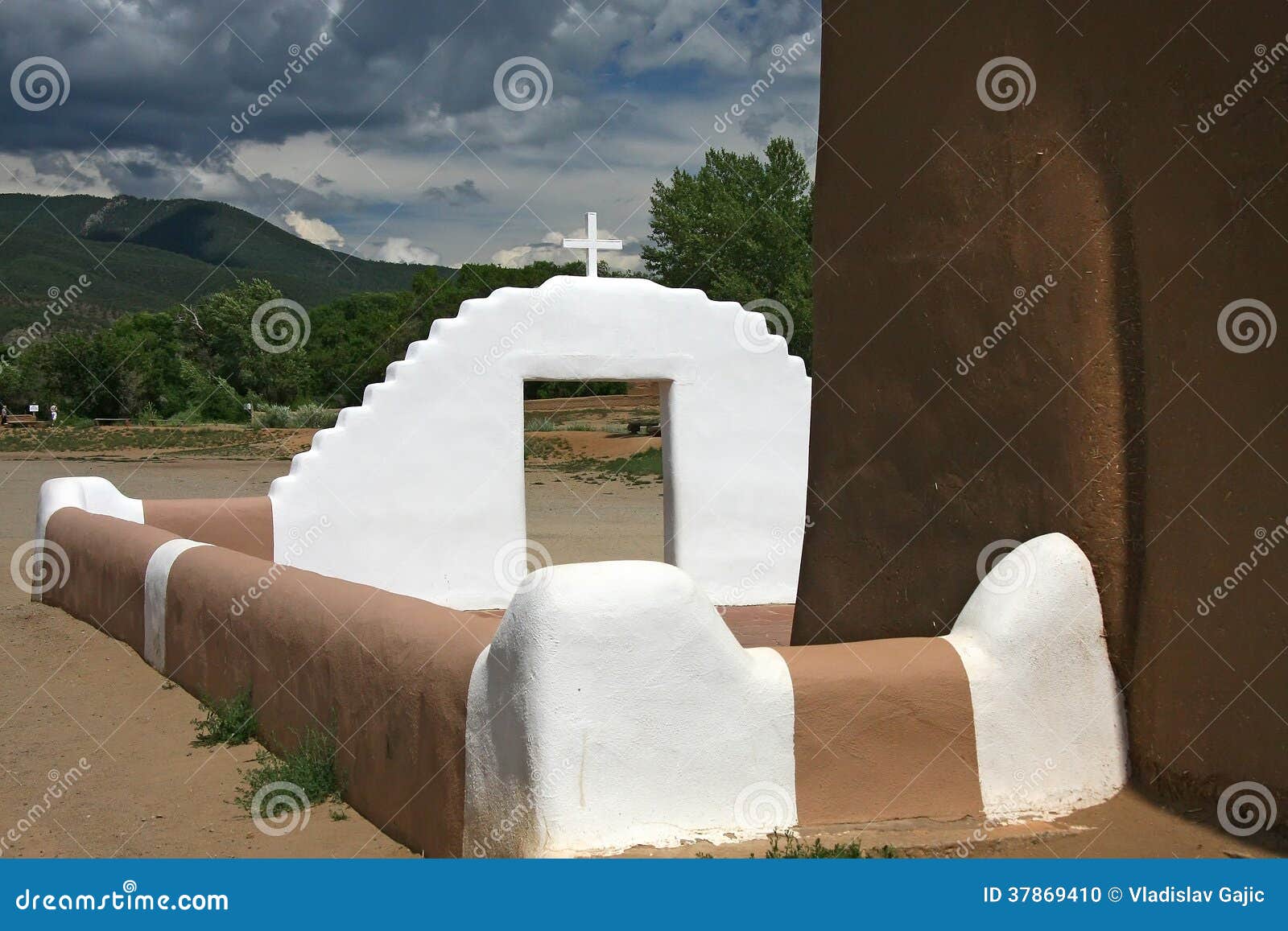 Église de pueblo de Taos photo stock. Image du religion 37869410