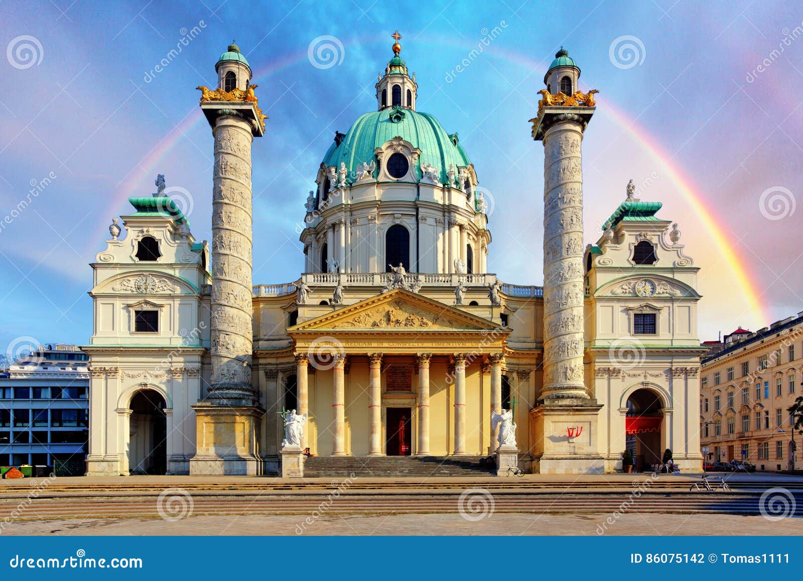 Église Du ` S De St Charles, Karlskirche à Vienne, Autriche Au Lever De Soleil Photo stock