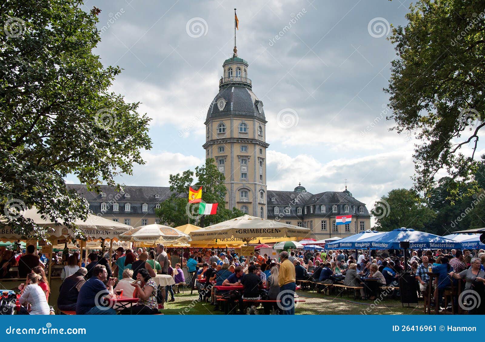 Ölfestival i Karlsruhe, Tyskland. Den 11th årliga Karlsruhe upplagan av Bierboerse är en del av festivaler för en serieöl i Tyskland