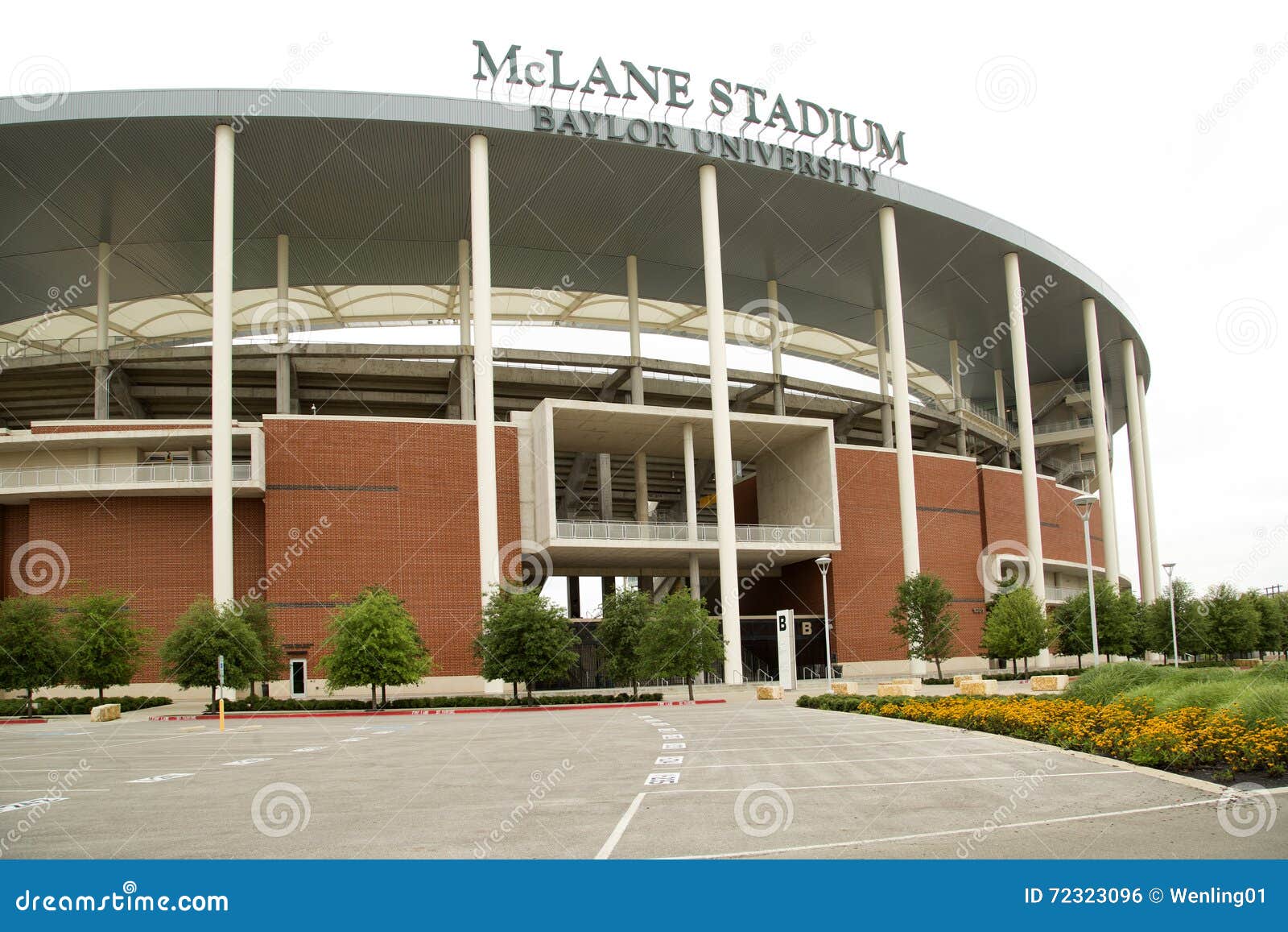 Ładna McLane stadium powierzchowność. Baylor uniwersyteta McLane stadium w TX usa