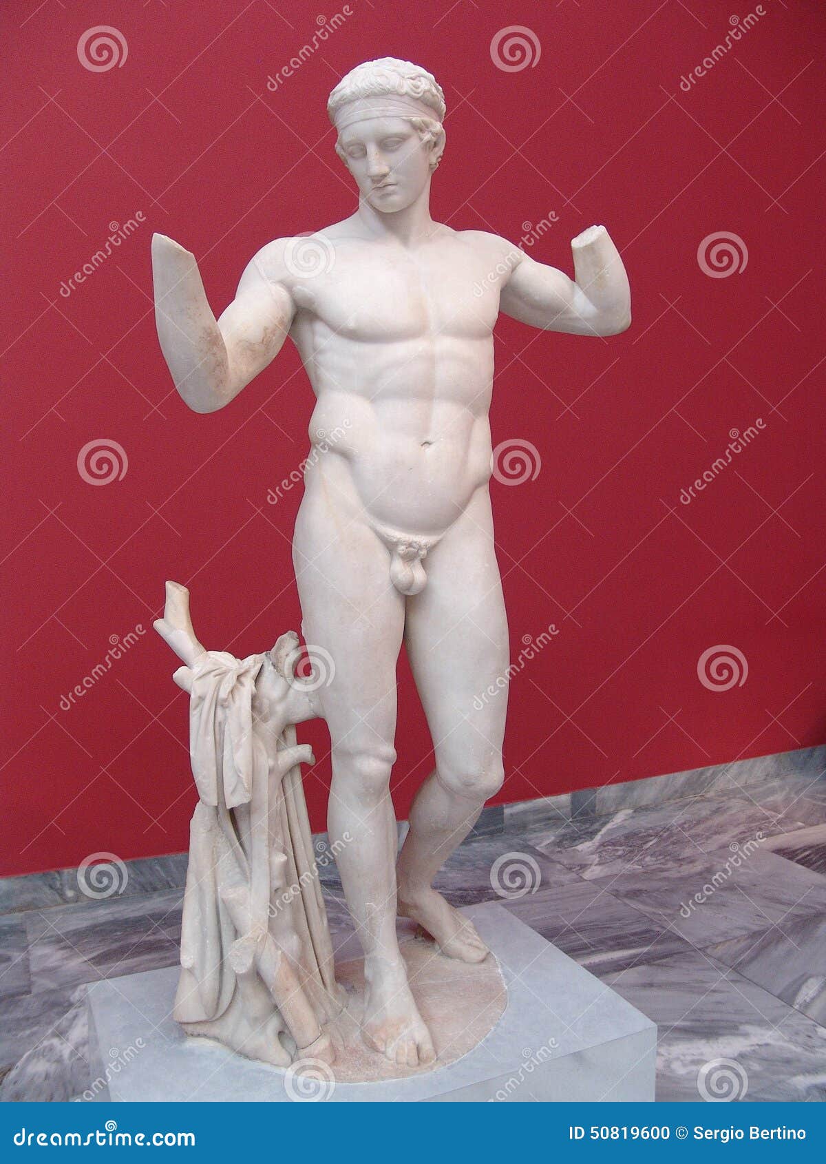 άγαλμα αρχαίου Έλληνα. Άγαλμα αρχαίου Έλληνα στην ακρόπολη Corinth